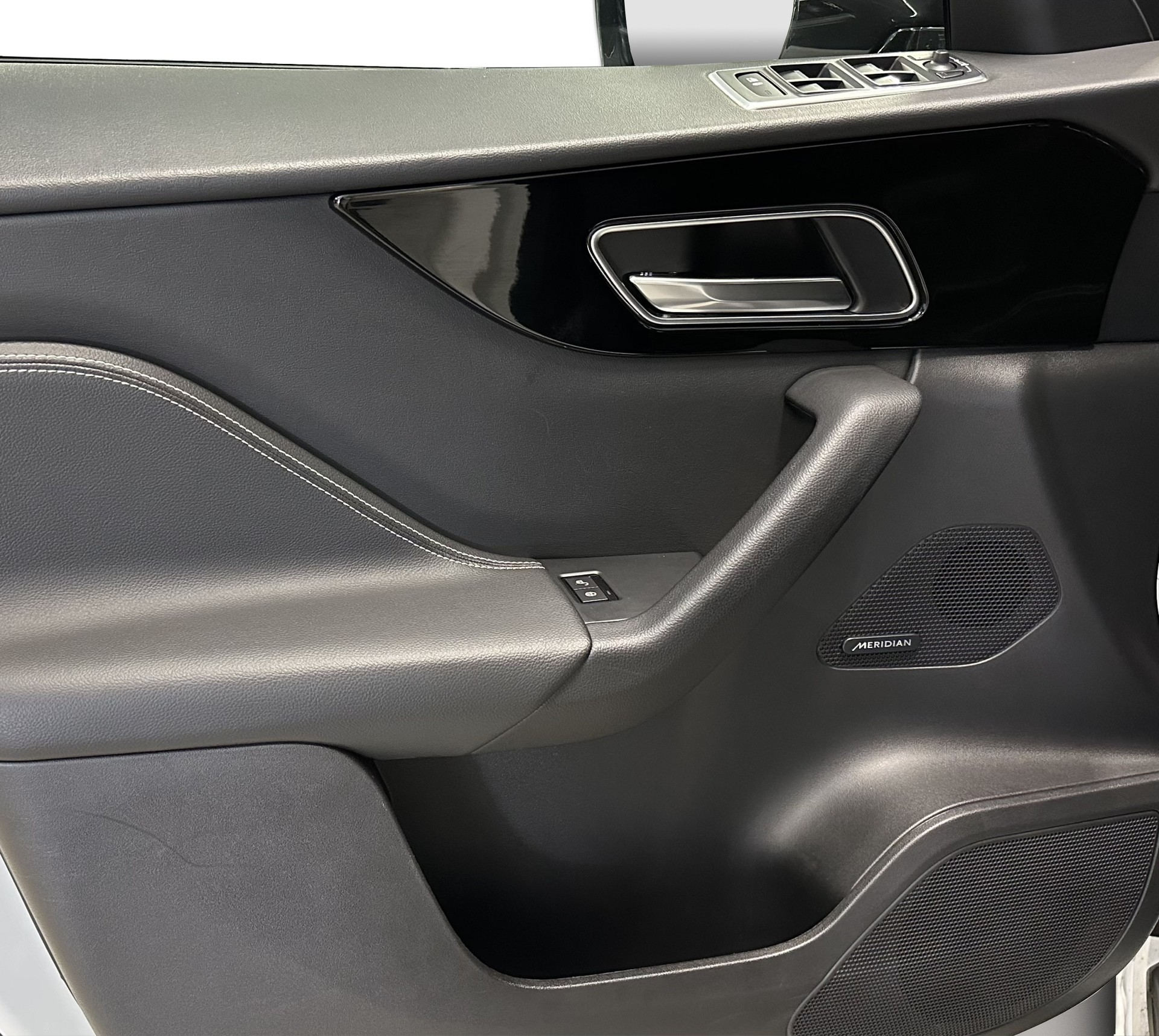 JAGUAR F-Pace 25d R-Sport AWD Automatik-image-7