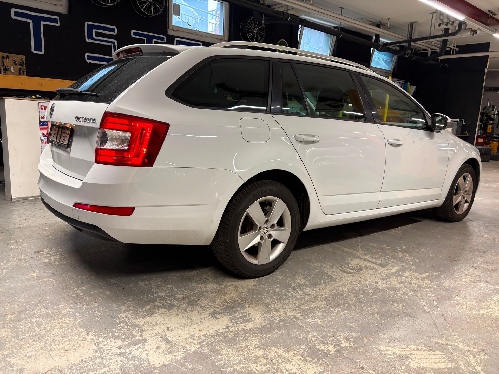 SKODA 2.0 TDI 150 Swiss Edition DSG-image-1