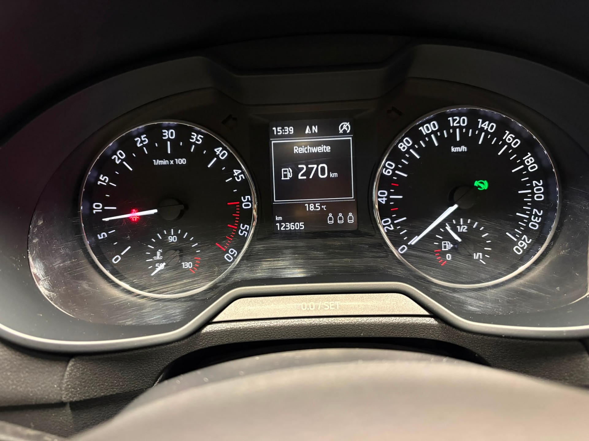 SKODA 2.0 TDI 150 Swiss Edition DSG-image-4