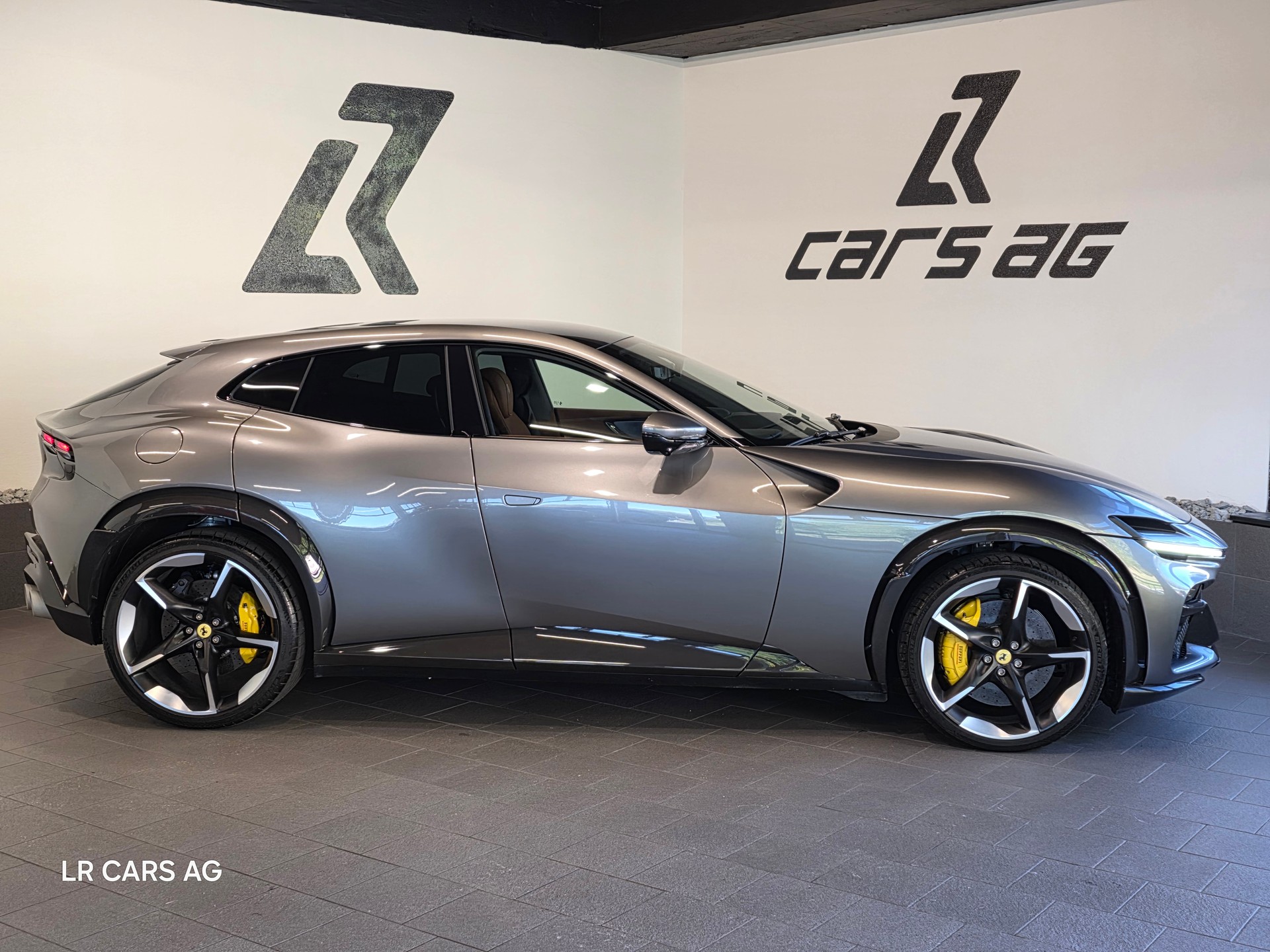 FERRARI 6.5 V12-image-3