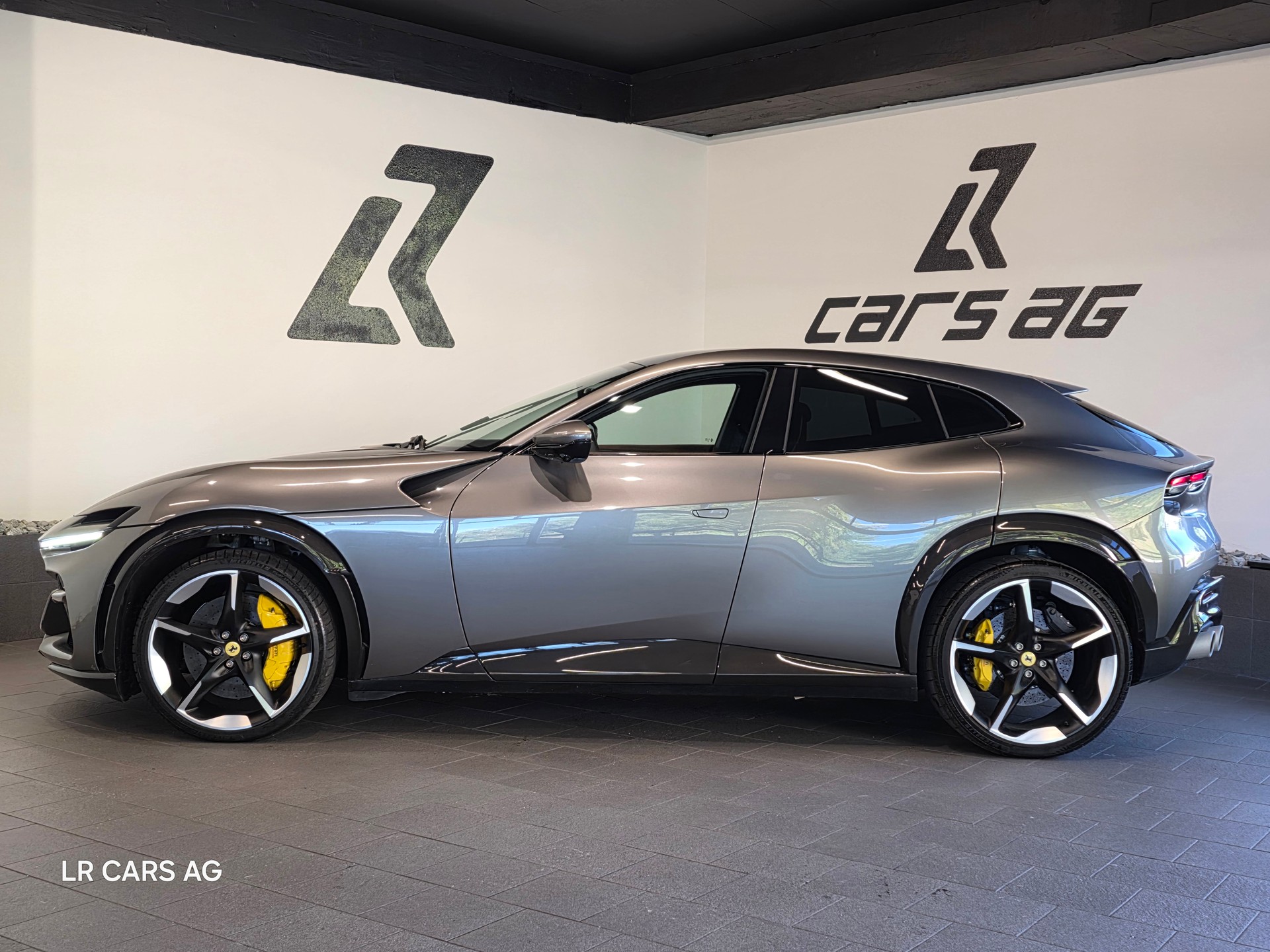 FERRARI 6.5 V12-image-4