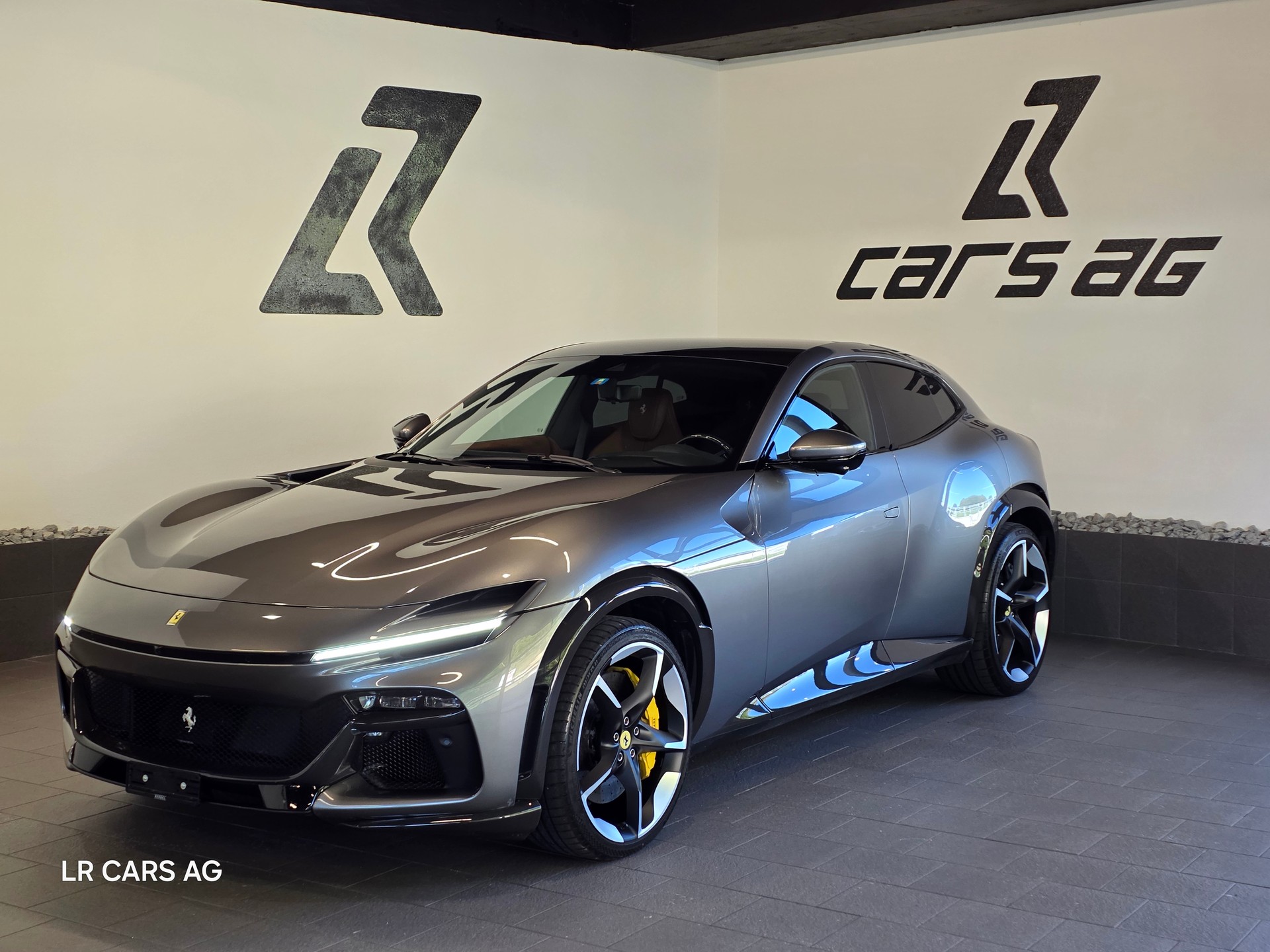 FERRARI 6.5 V12-image-1
