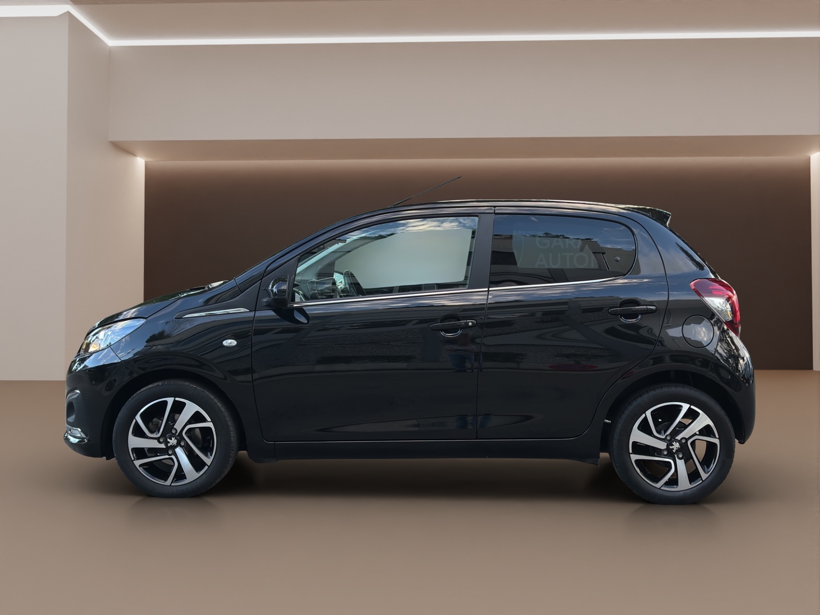 PEUGEOT 108 1.2 VTi Allure-image-1
