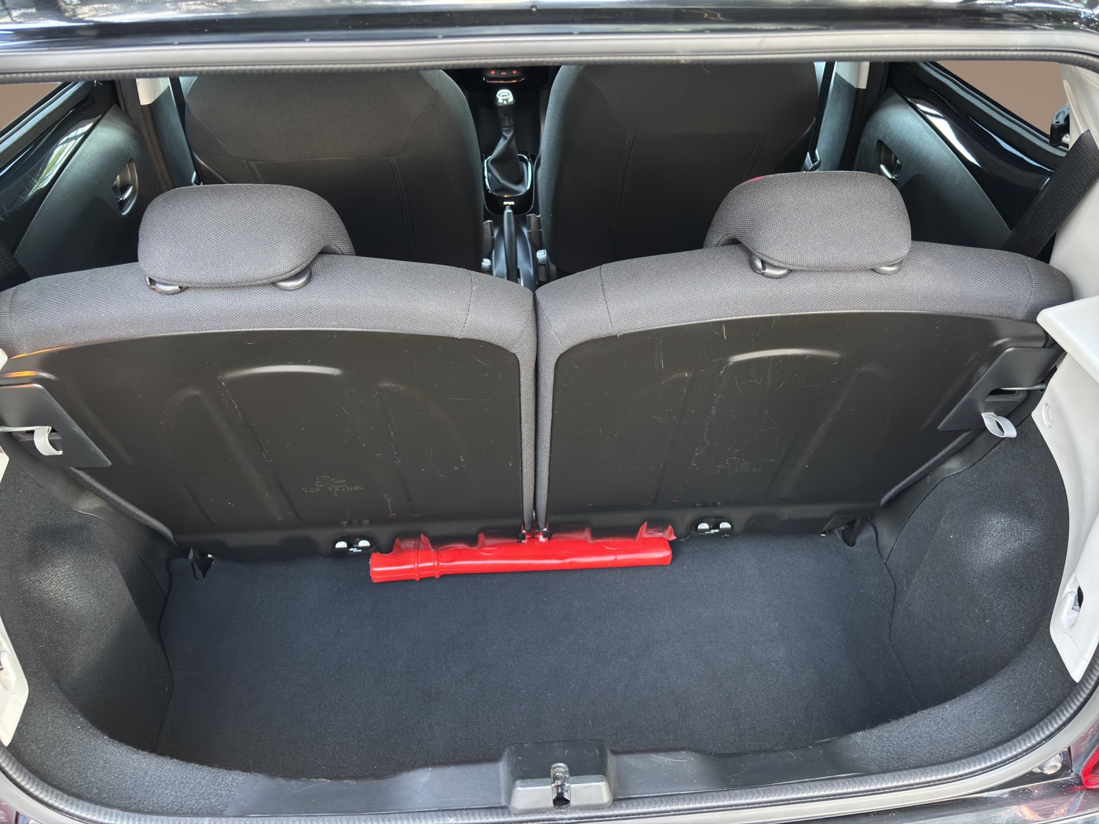 PEUGEOT 108 1.2 VTi Allure-image-11