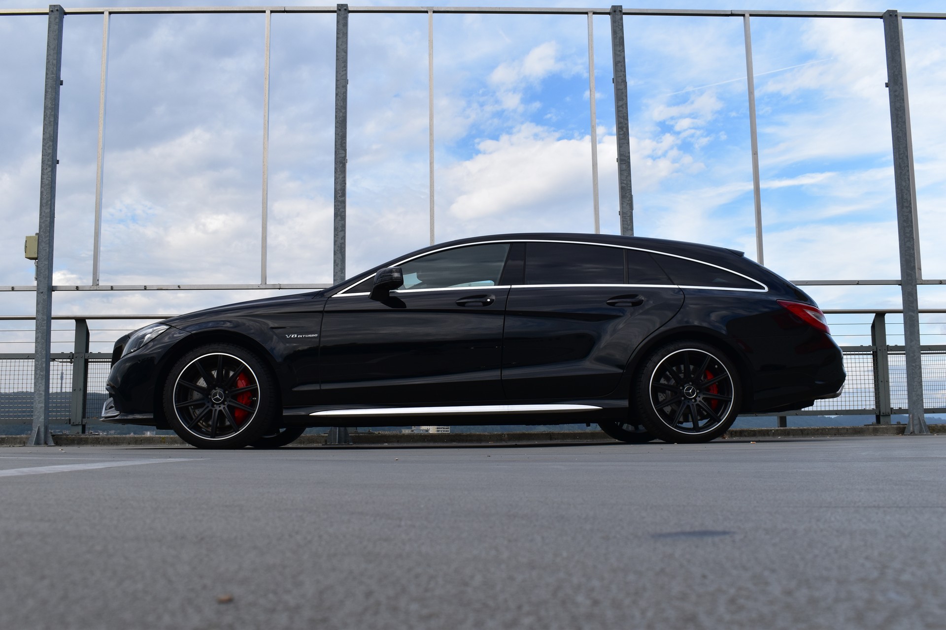 MERCEDES-BENZ CLS SHOOTING BRAKE 63 AMG S 4MATIC SPEEDSHIFT MCT l 585 PS-image-3