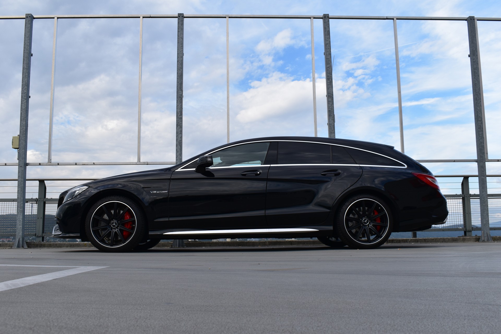 MERCEDES-BENZ CLS SHOOTING BRAKE 63 AMG S 4MATIC SPEEDSHIFT MCT l 585 PS-image-1