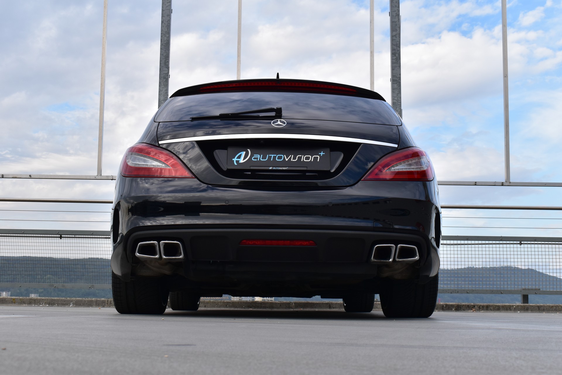 MERCEDES-BENZ CLS SHOOTING BRAKE 63 AMG S 4MATIC SPEEDSHIFT MCT l 585 PS-image-18