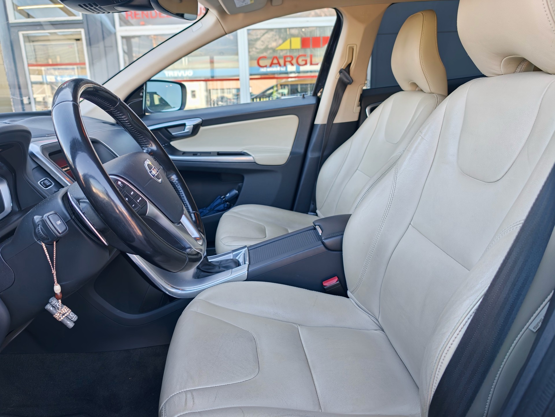 VOLVO XC60 D4 AWD Summum Geartronic-image-7
