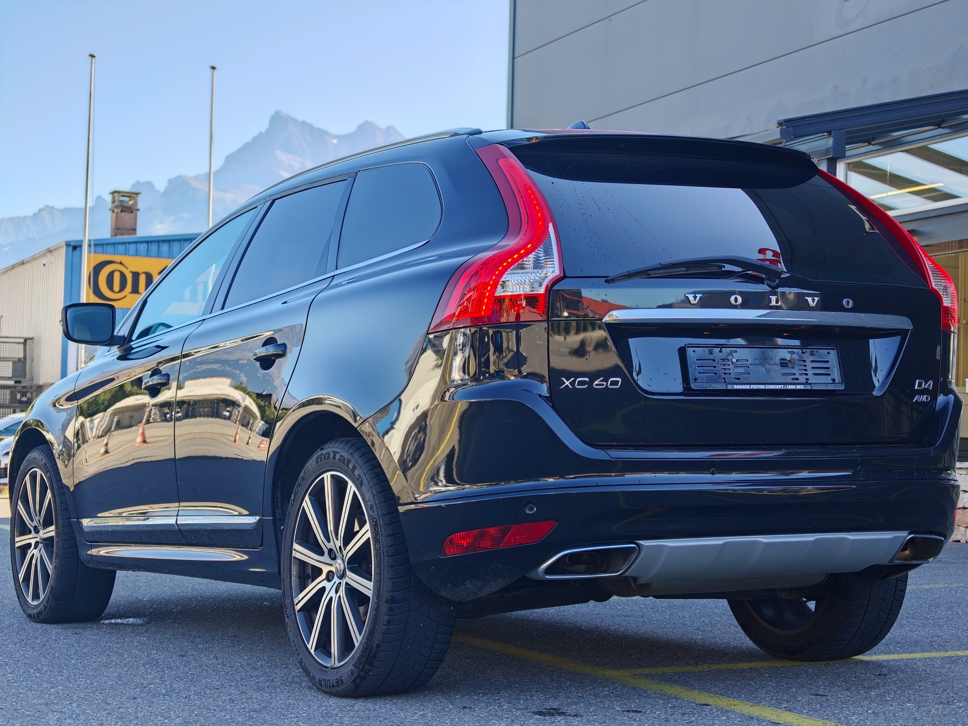 VOLVO XC60 D4 AWD Summum Geartronic-image-5