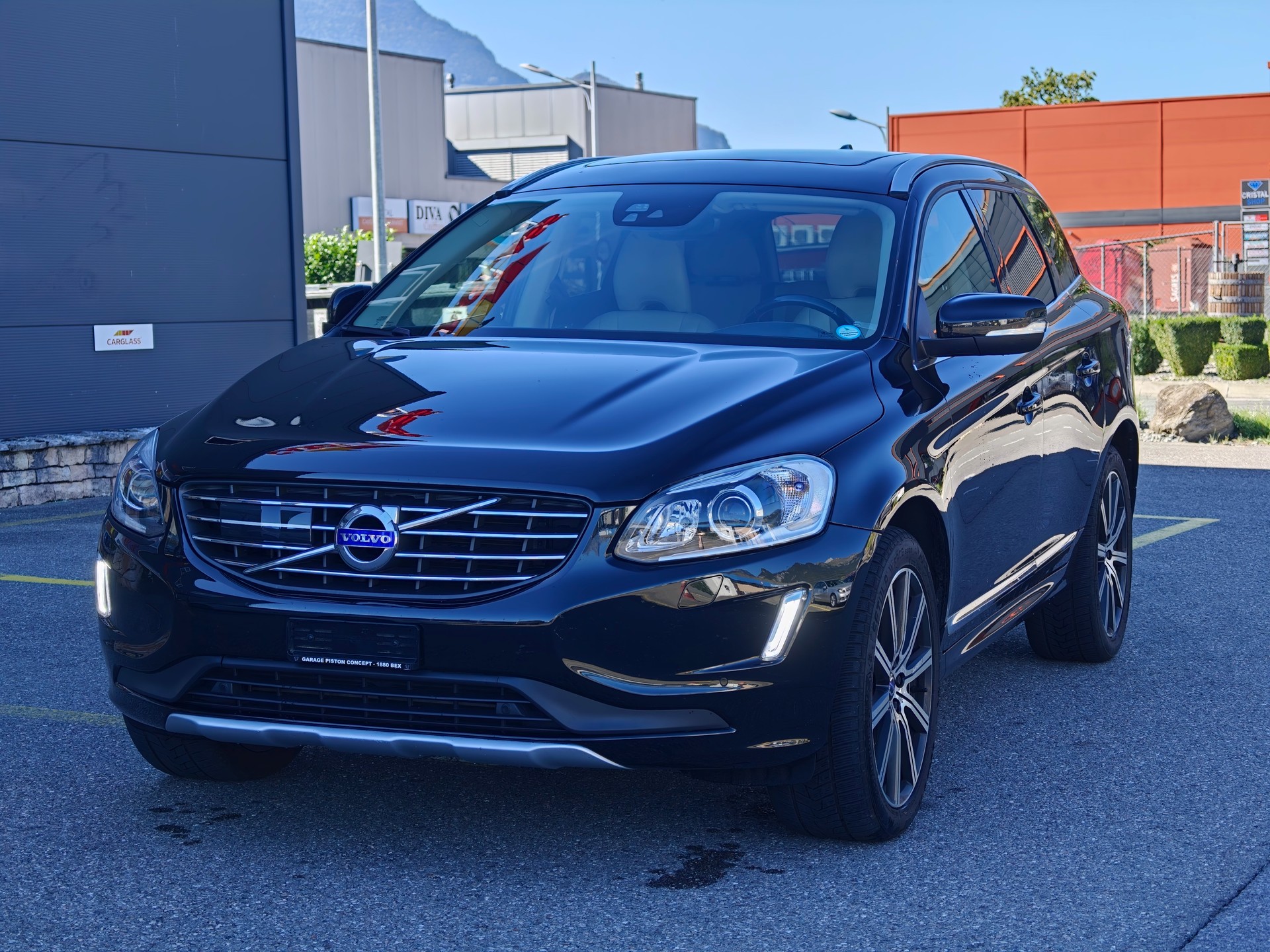 VOLVO XC60 D4 AWD Summum Geartronic-image-1
