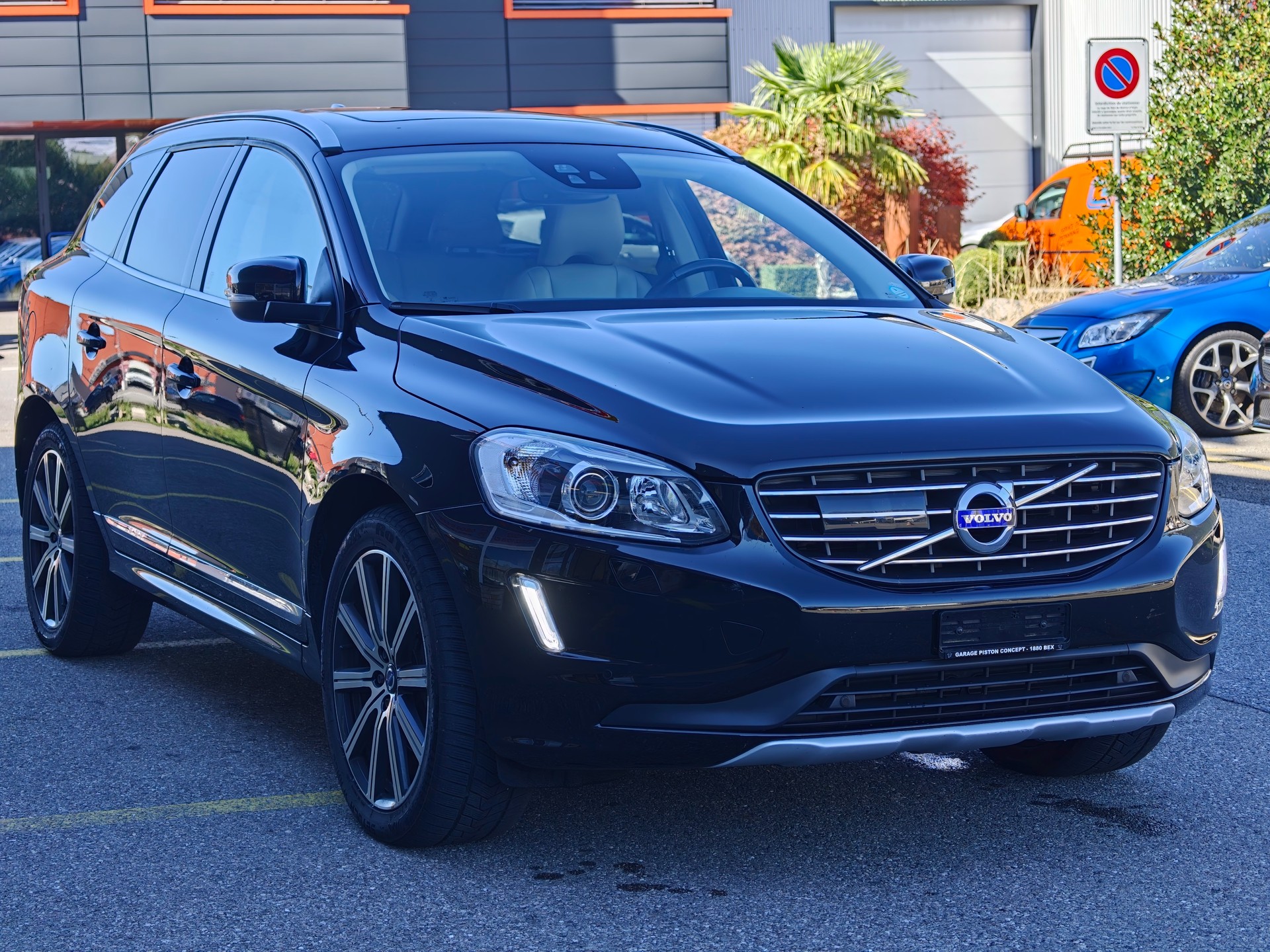 VOLVO XC60 D4 AWD Summum Geartronic-image-2