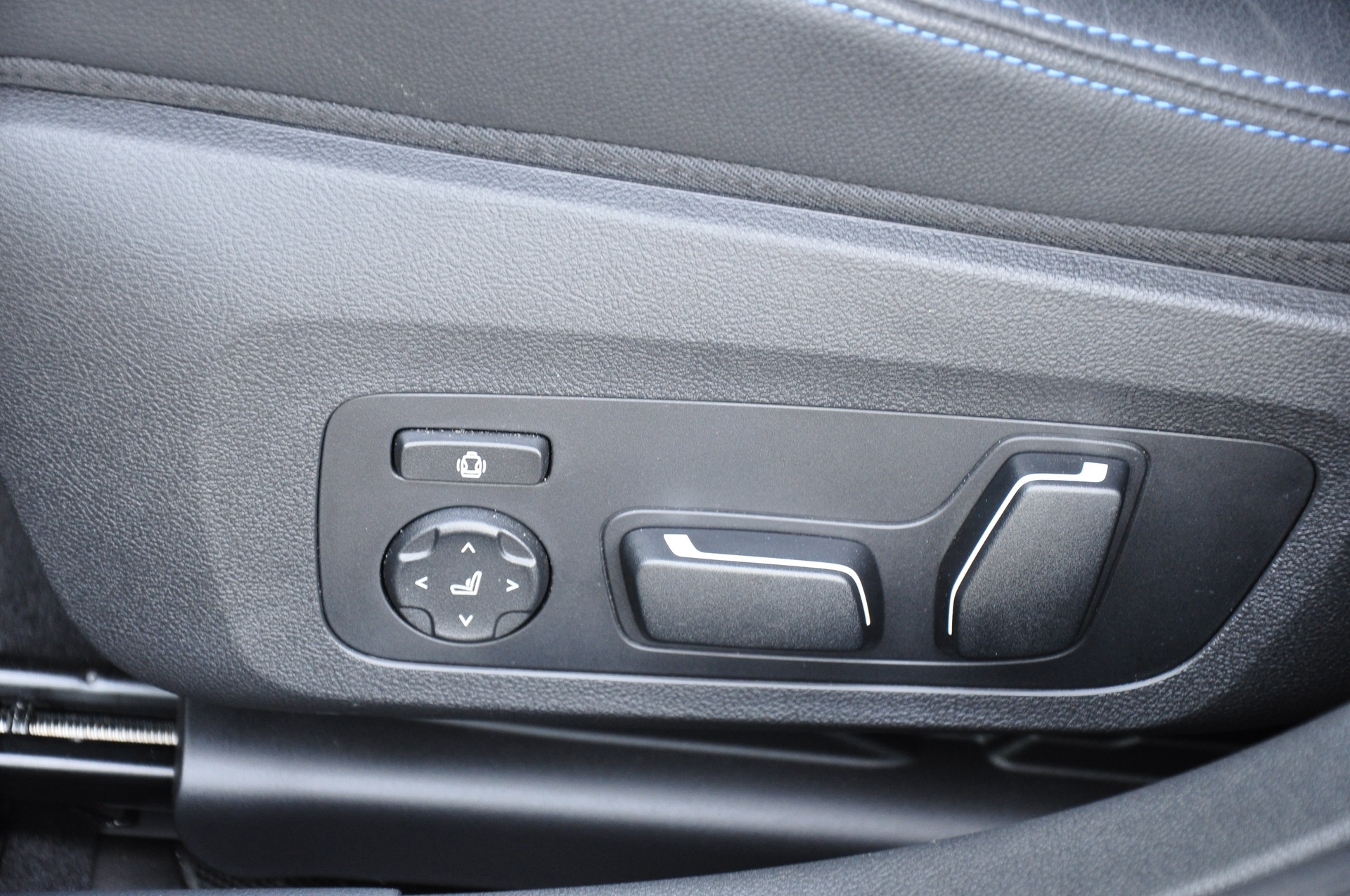 BMW 420d xDrive 48V Gran Coupé M Sport Pro Steptronic-image-17