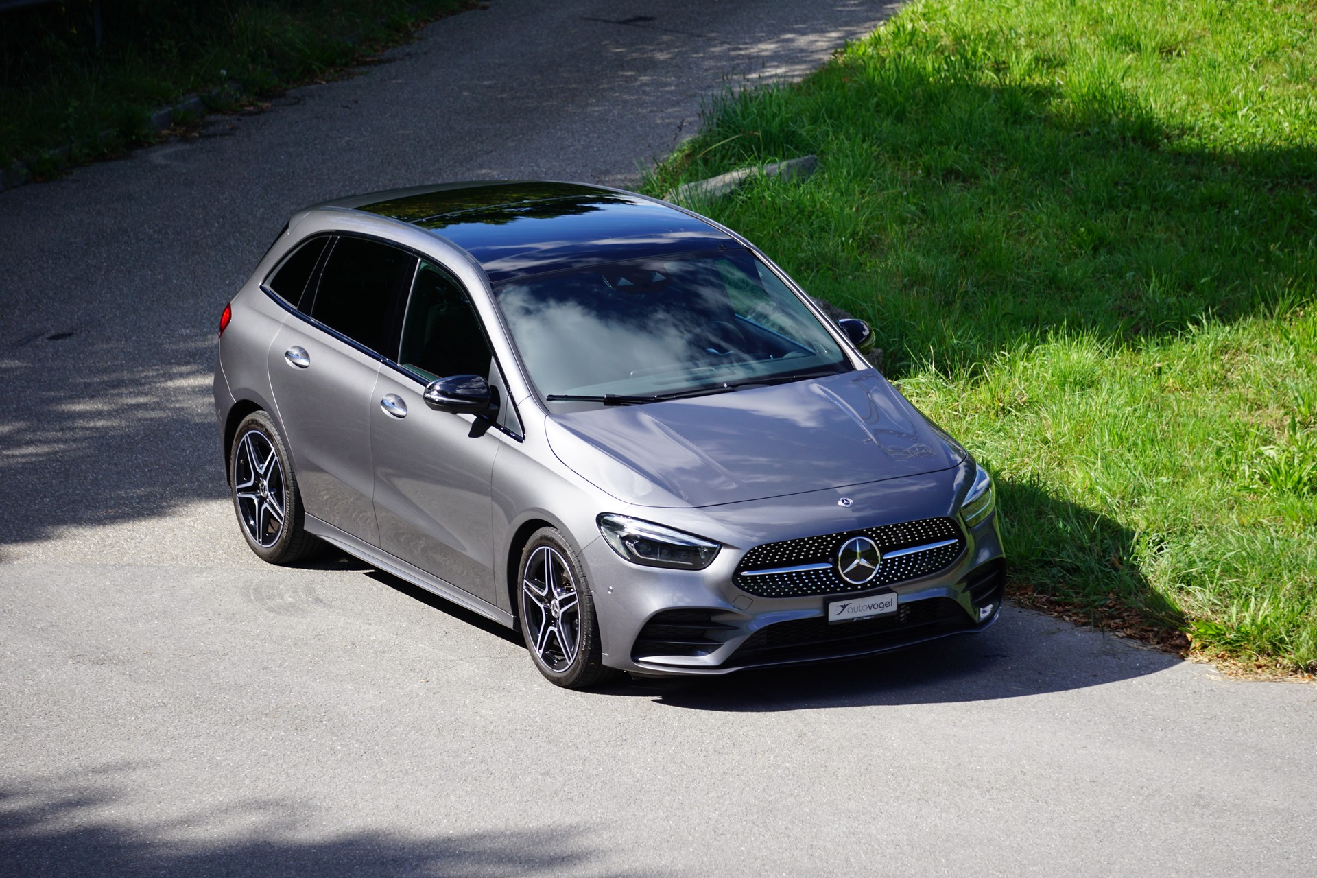 MERCEDES-BENZ B 220 4Matic AMG Line 7G-DCT-image-3