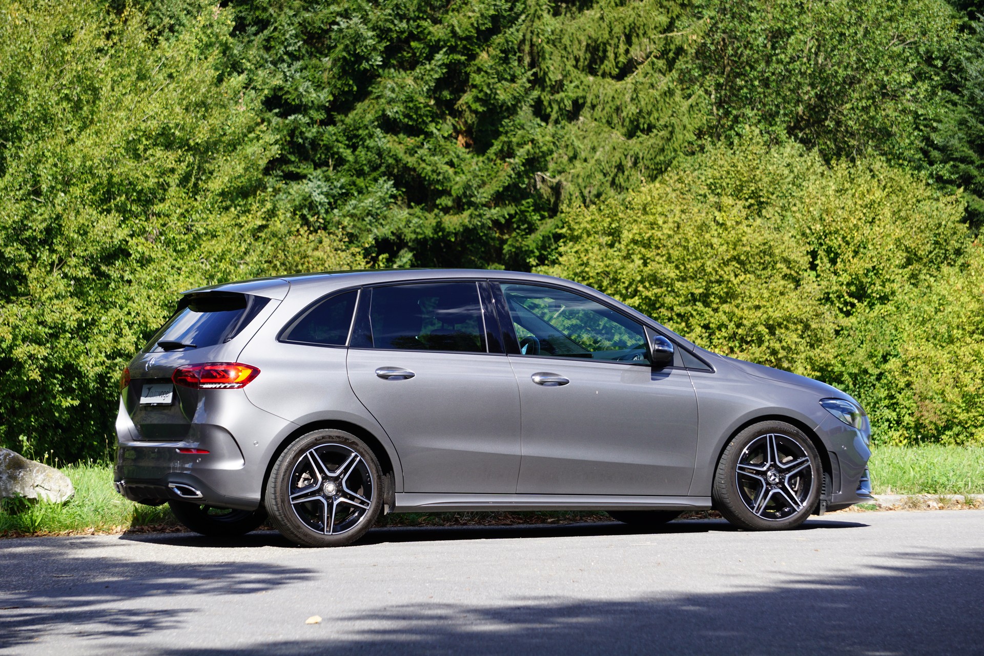 MERCEDES-BENZ B 220 4Matic AMG Line 7G-DCT-image-1