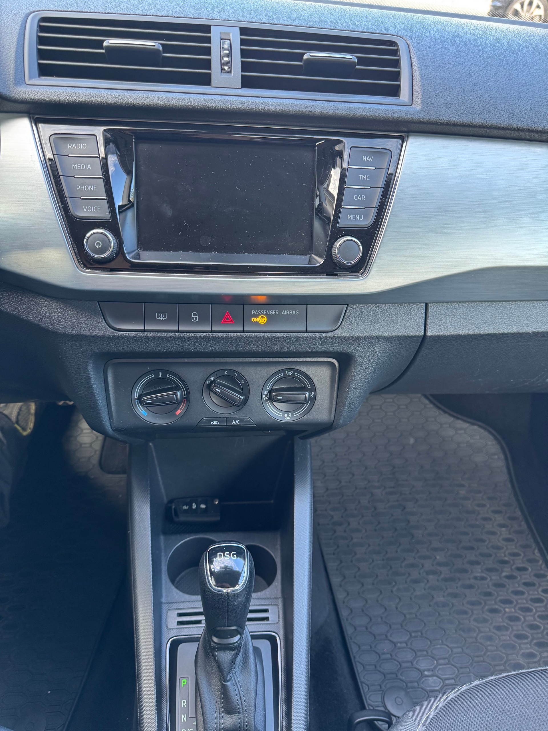 SKODA Fabia 1.2 TSI Swiss Joy DSG-image-8