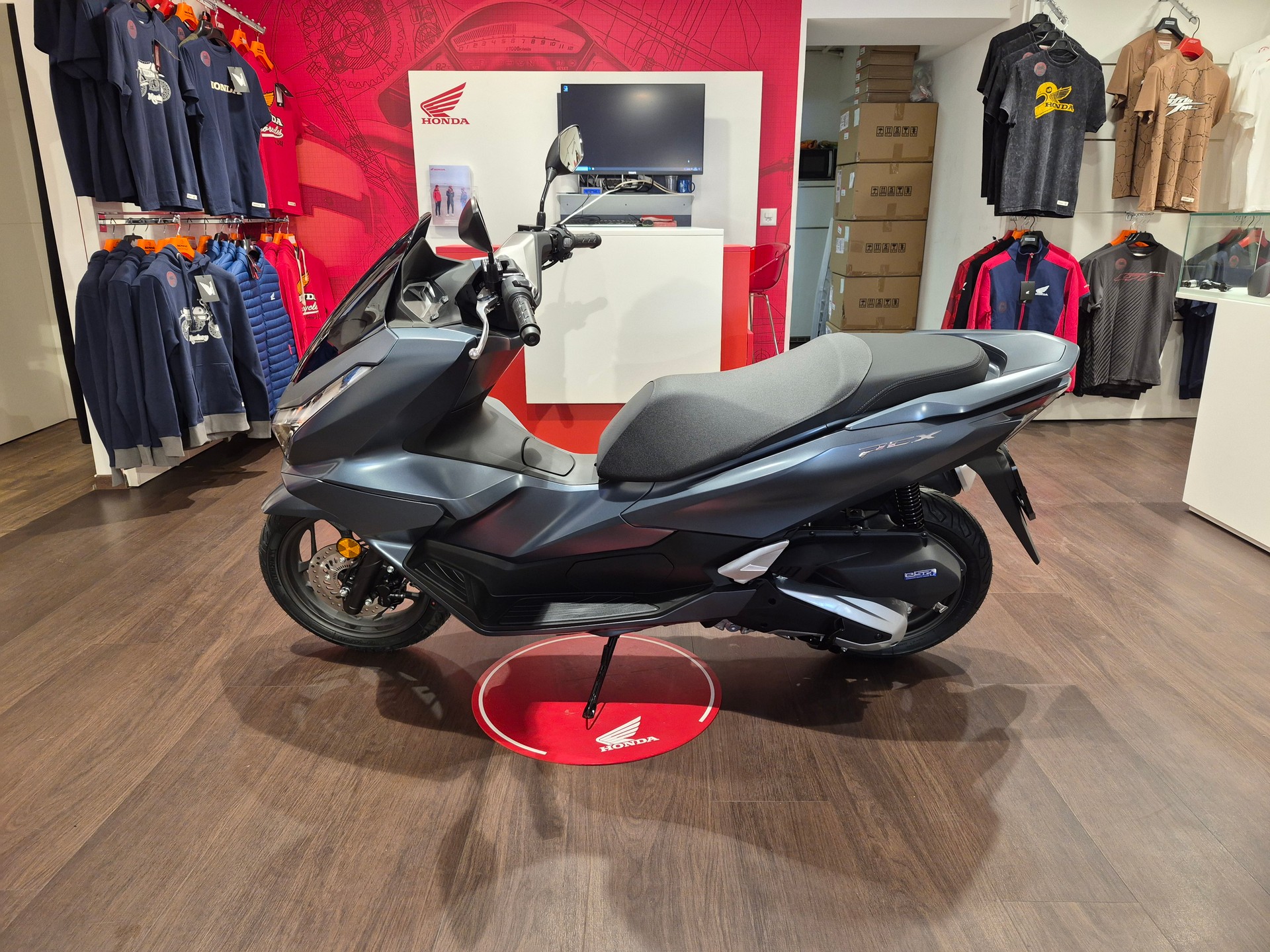 HONDA PCX 125-showroom-element-3