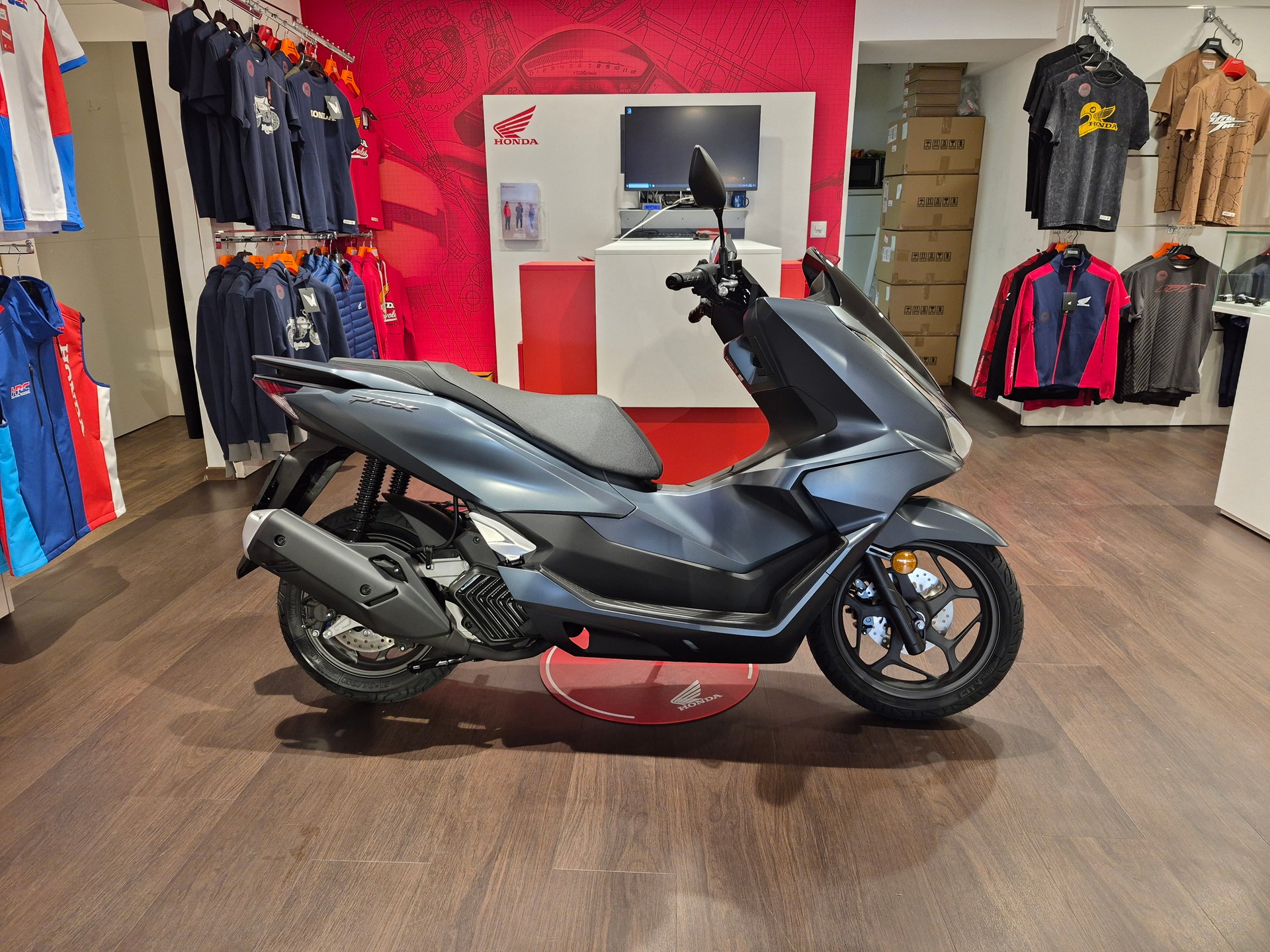 HONDA PCX 125-showroom-element-1