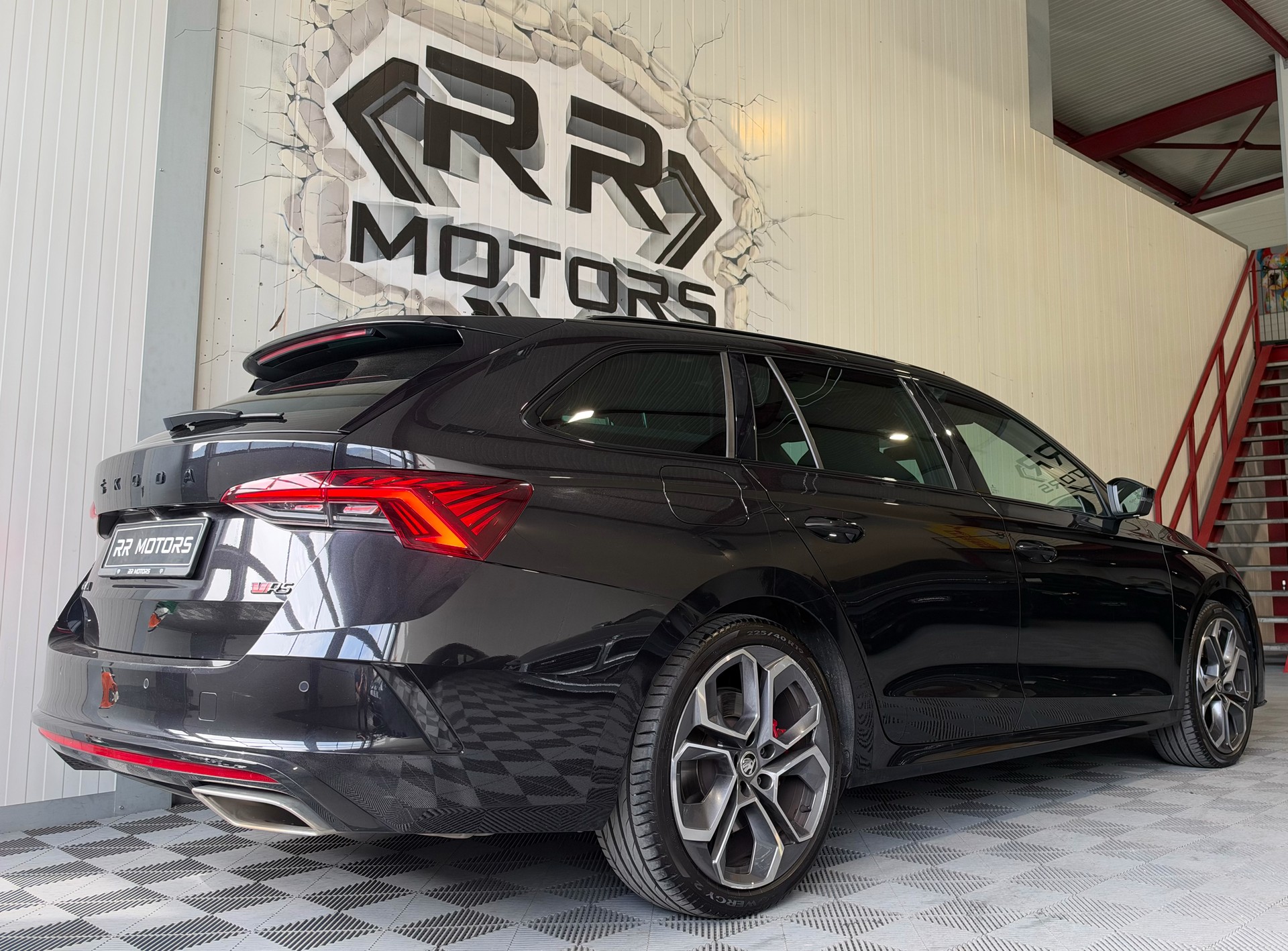 SKODA Octavia Combi 2.0 TSI DSG RS-image-3