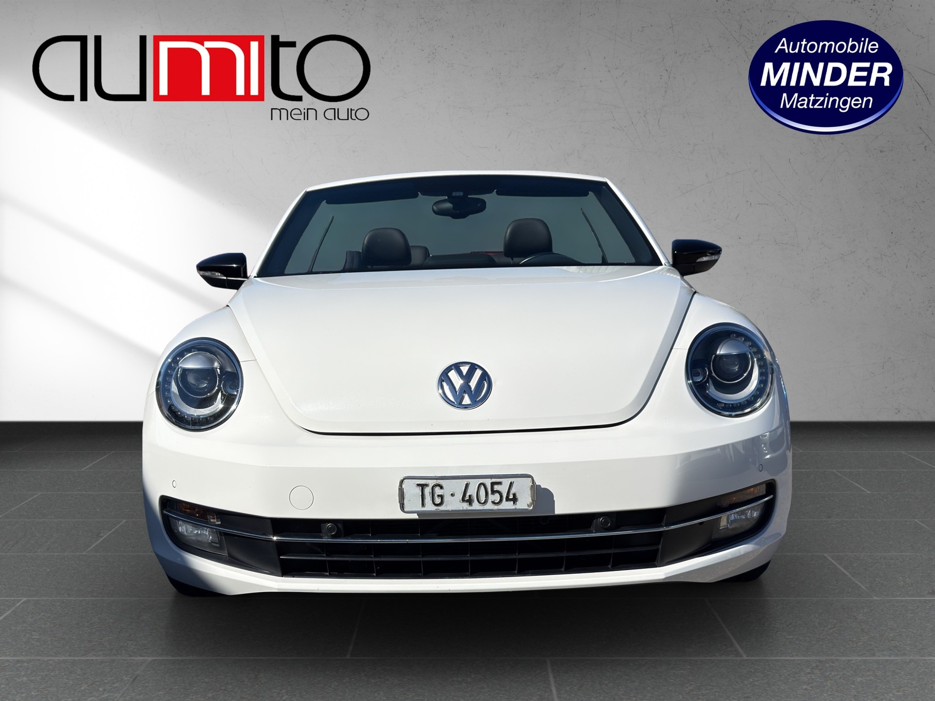 VW Beetle Cabrio 2.0 TSI Sport DSG-image-14