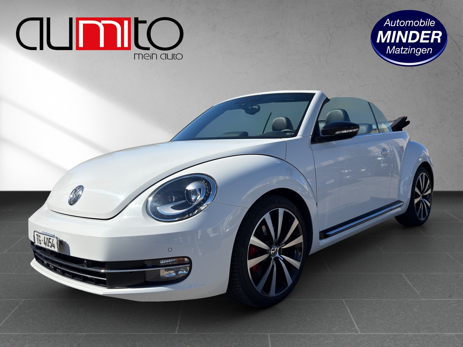 VW Beetle Cabrio 2.0 TSI Sport DSG-image-12