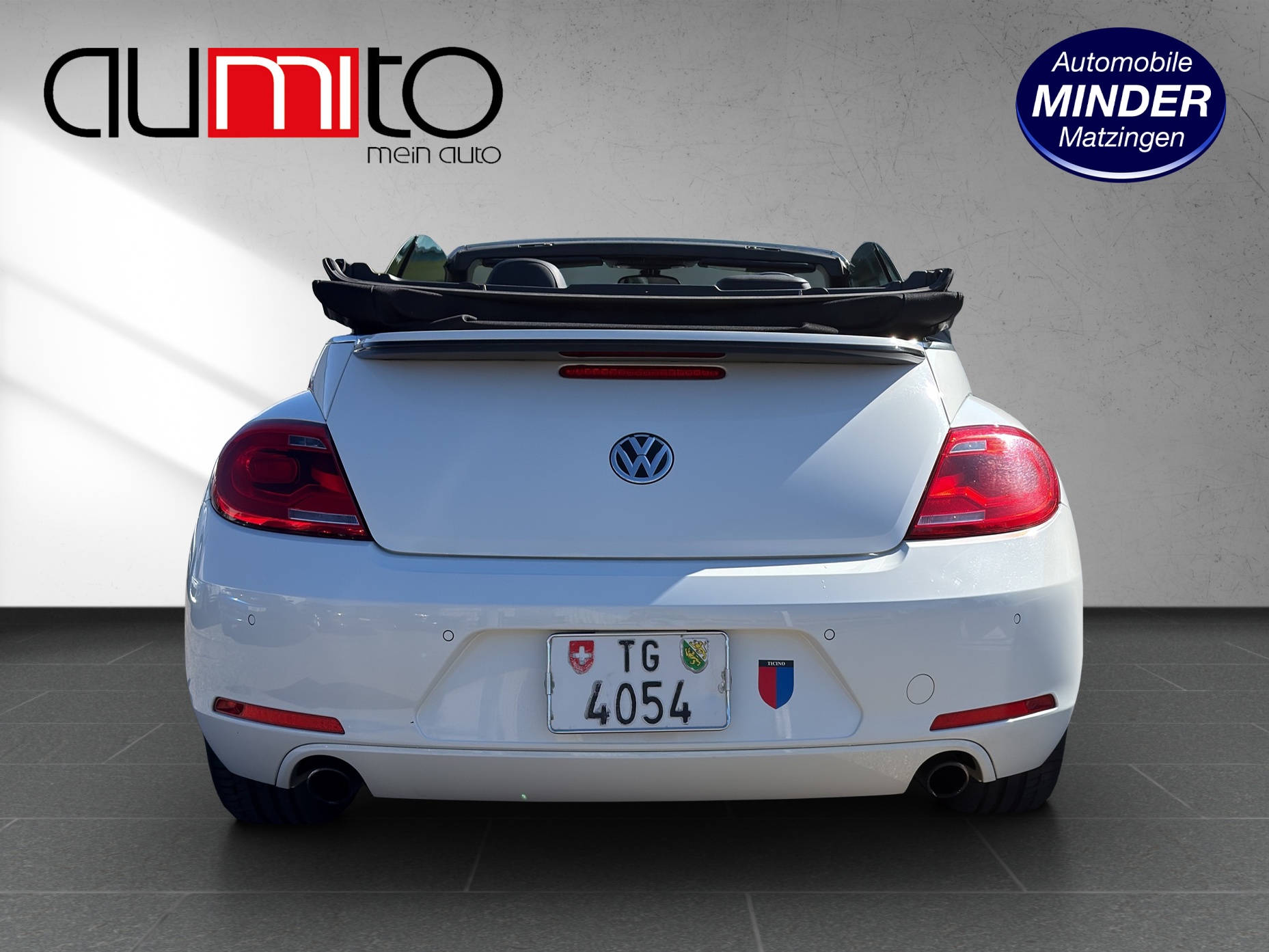 VW Beetle Cabrio 2.0 TSI Sport DSG-image-3