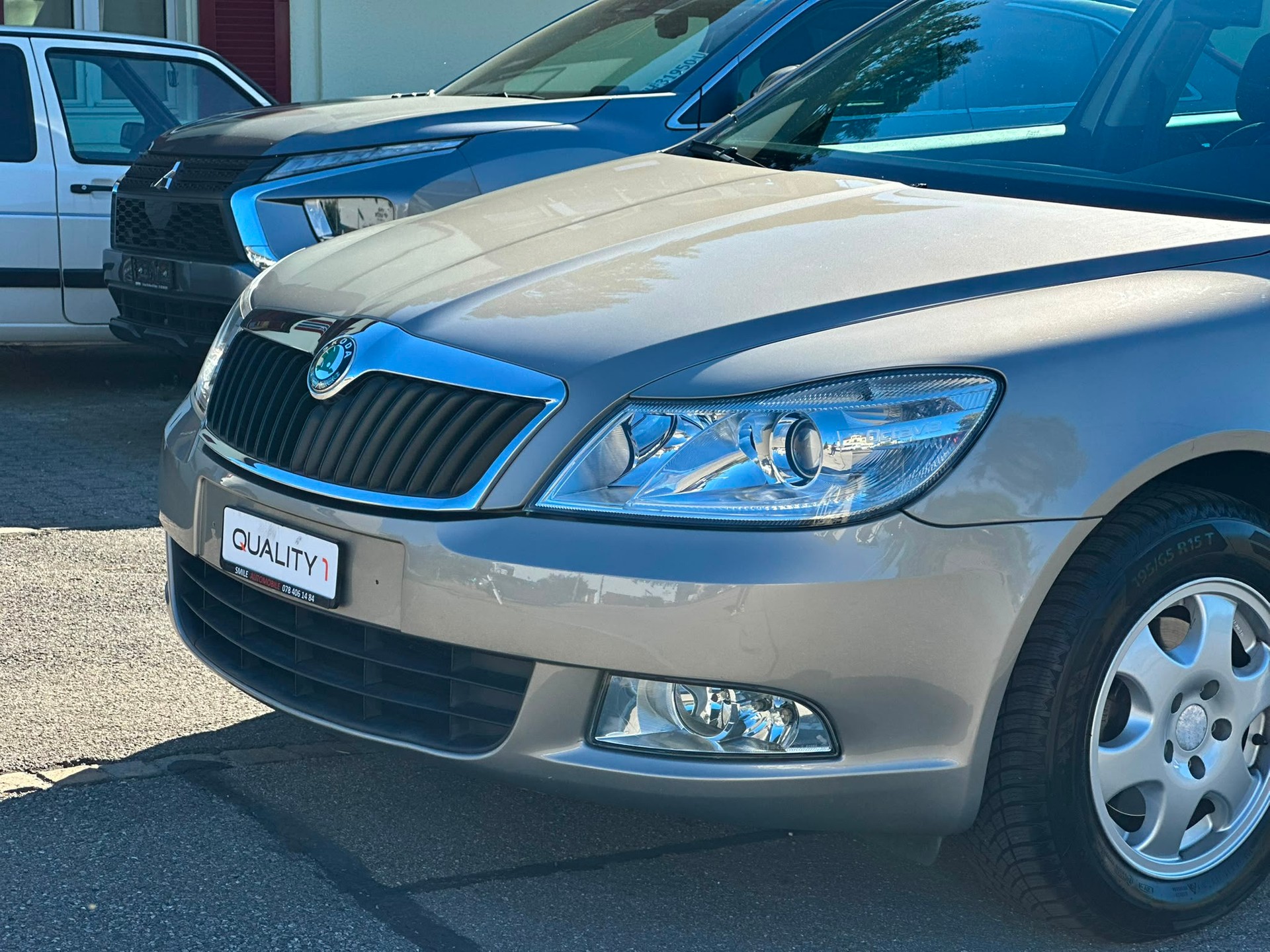 SKODA Octavia Combi 1.4 TSI Elegance DSG-image-1
