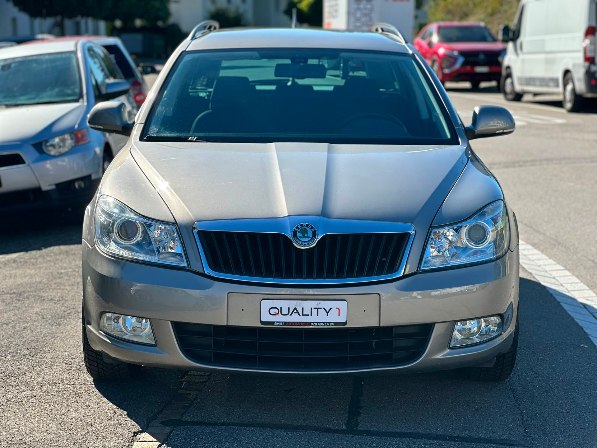 SKODA Octavia Combi 1.4 TSI Elegance DSG-image-3