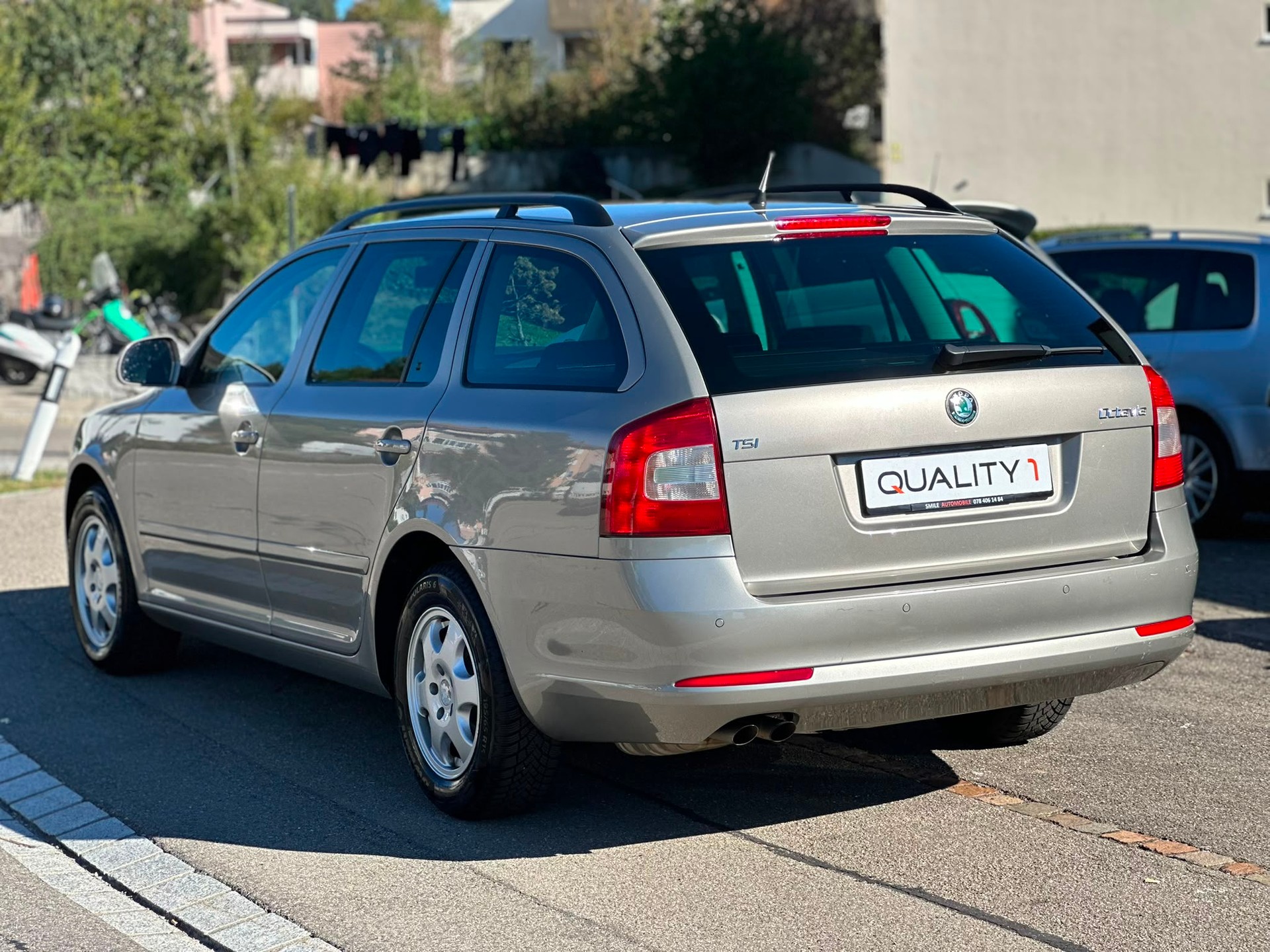 SKODA Octavia Combi 1.4 TSI Elegance DSG-image-5