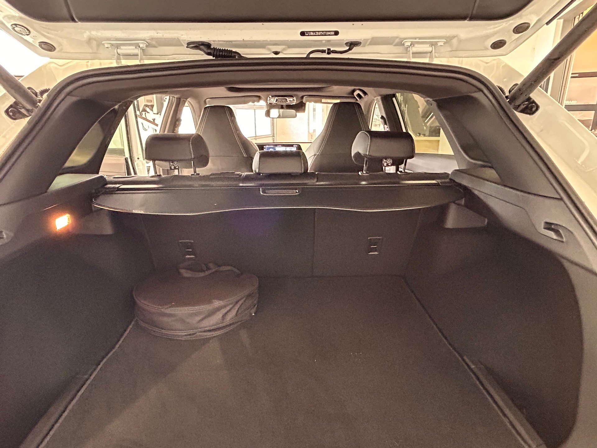 JAC JS6 1.5 PHEV-image-9