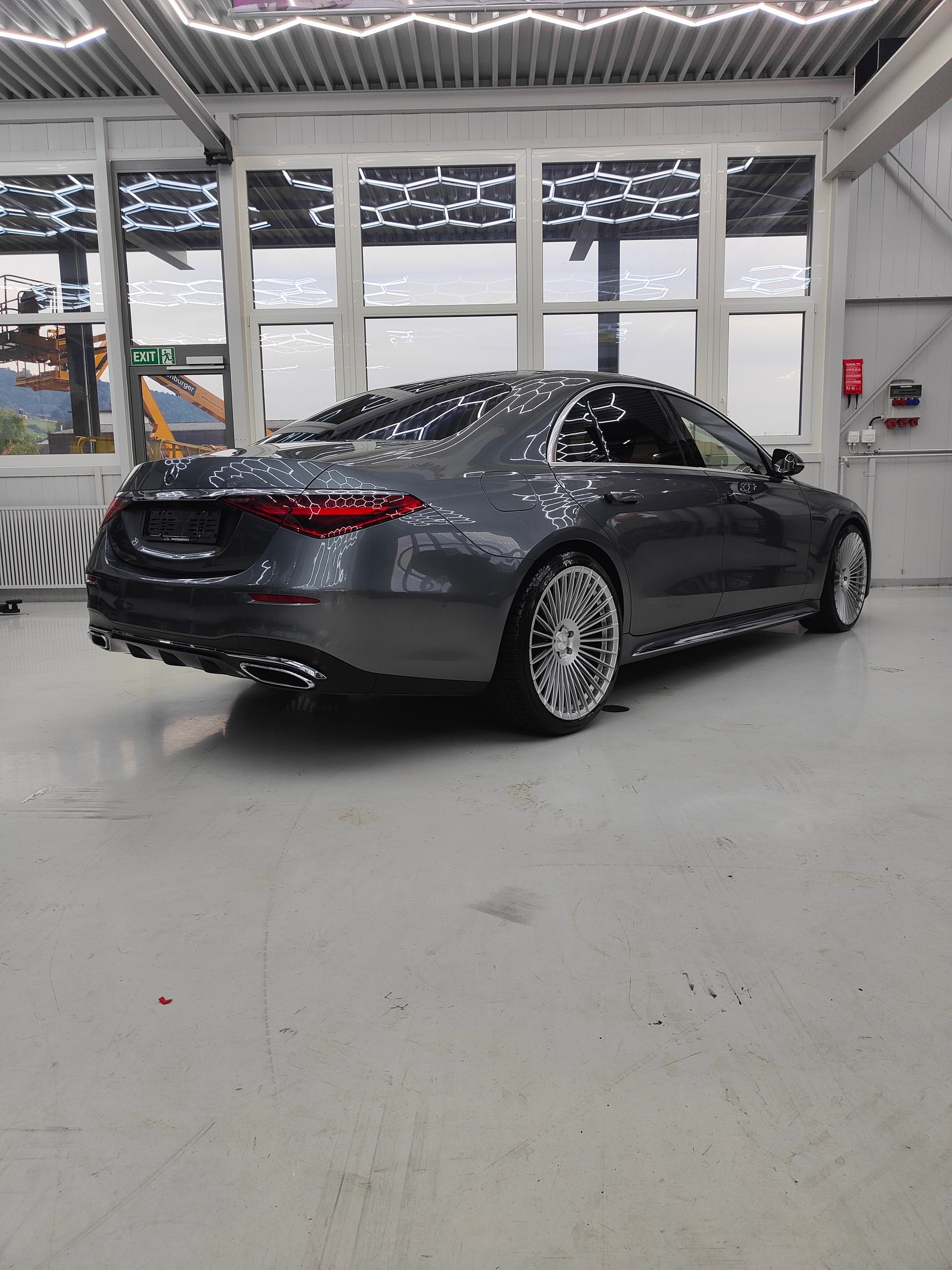 MERCEDES-BENZ S 350 d 4Matic AMG Line 9G-Tronic-image-5