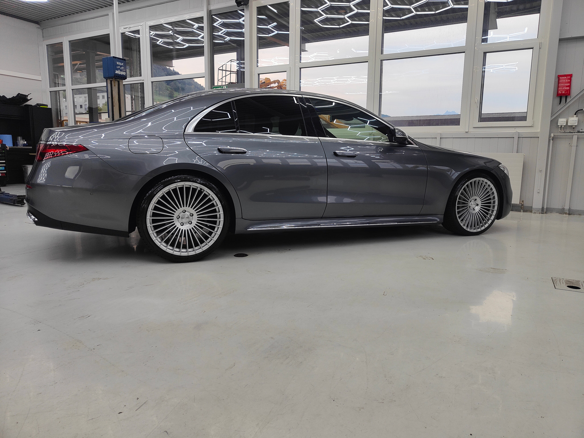 MERCEDES-BENZ S 350 d 4Matic AMG Line 9G-Tronic-image-7