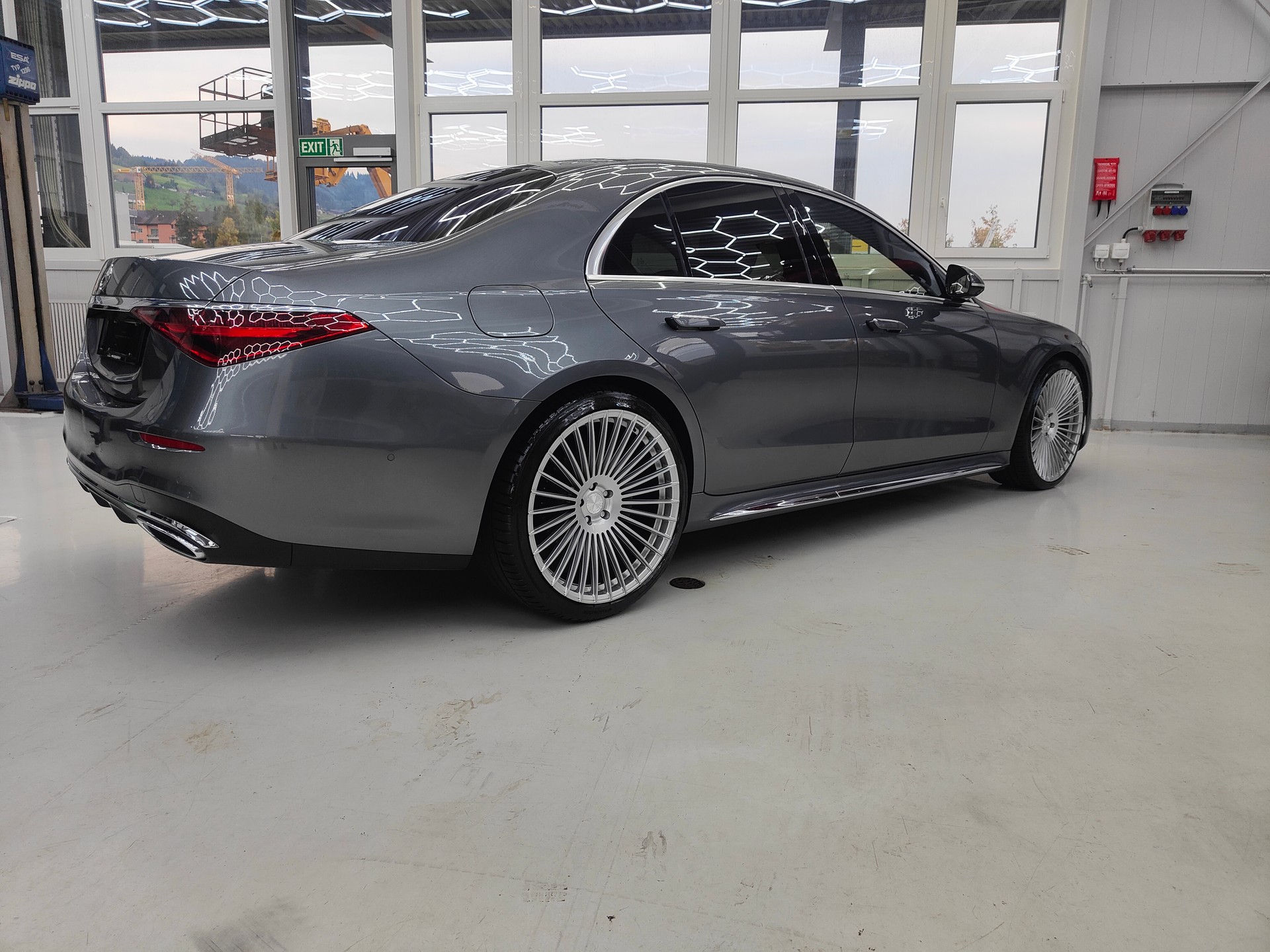 MERCEDES-BENZ S 350 d 4Matic AMG Line 9G-Tronic-image-6