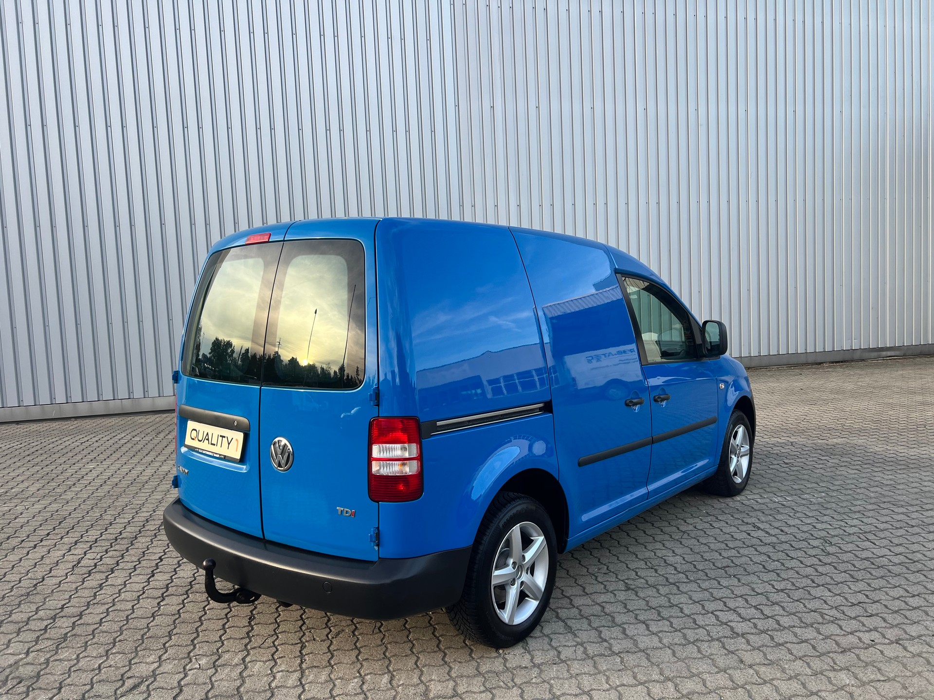 VW Caddy 1.6 TDI DSG-image-4