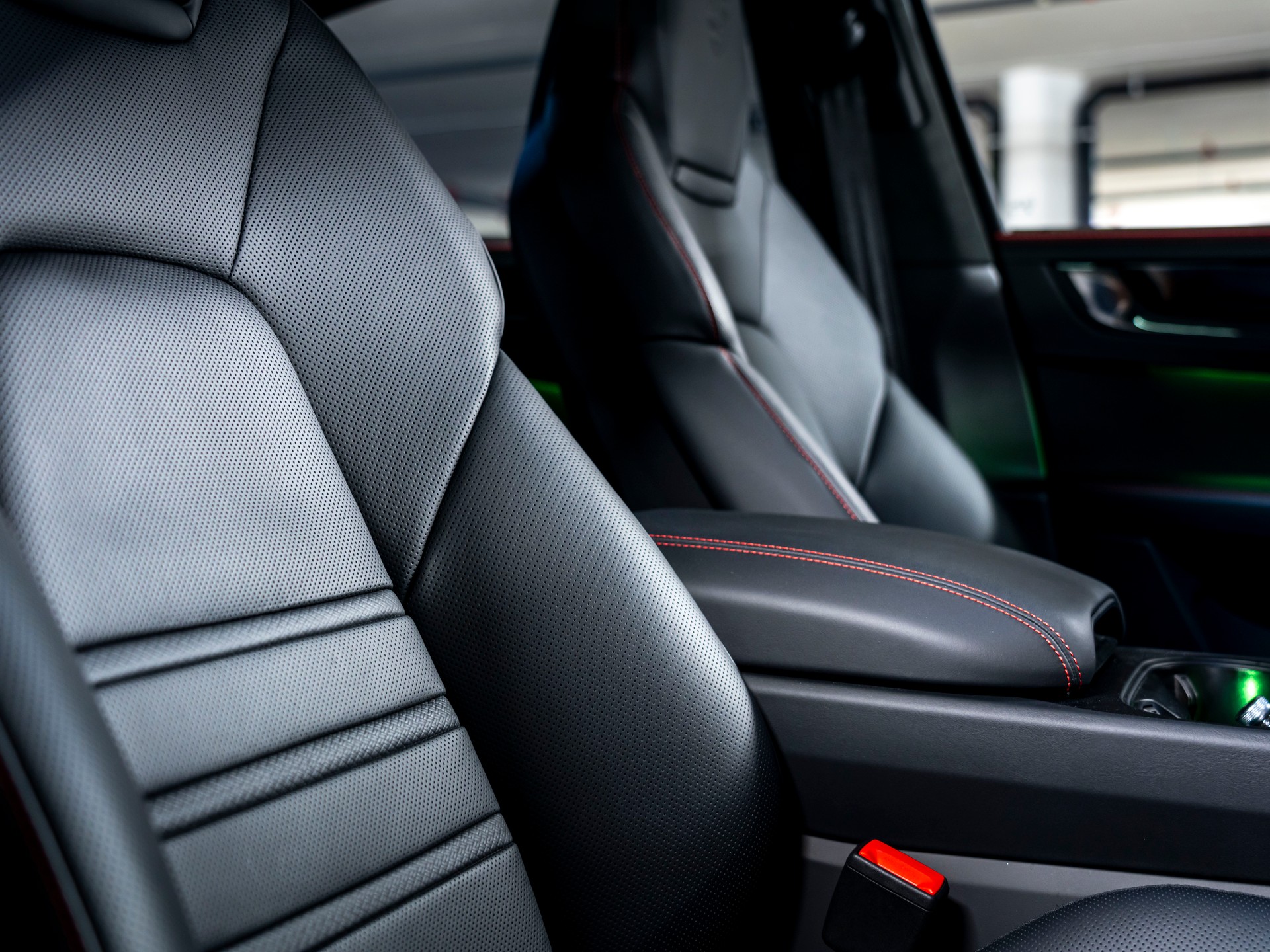 PORSCHE Cayenne Coupé GTS Tiptronic-image-25