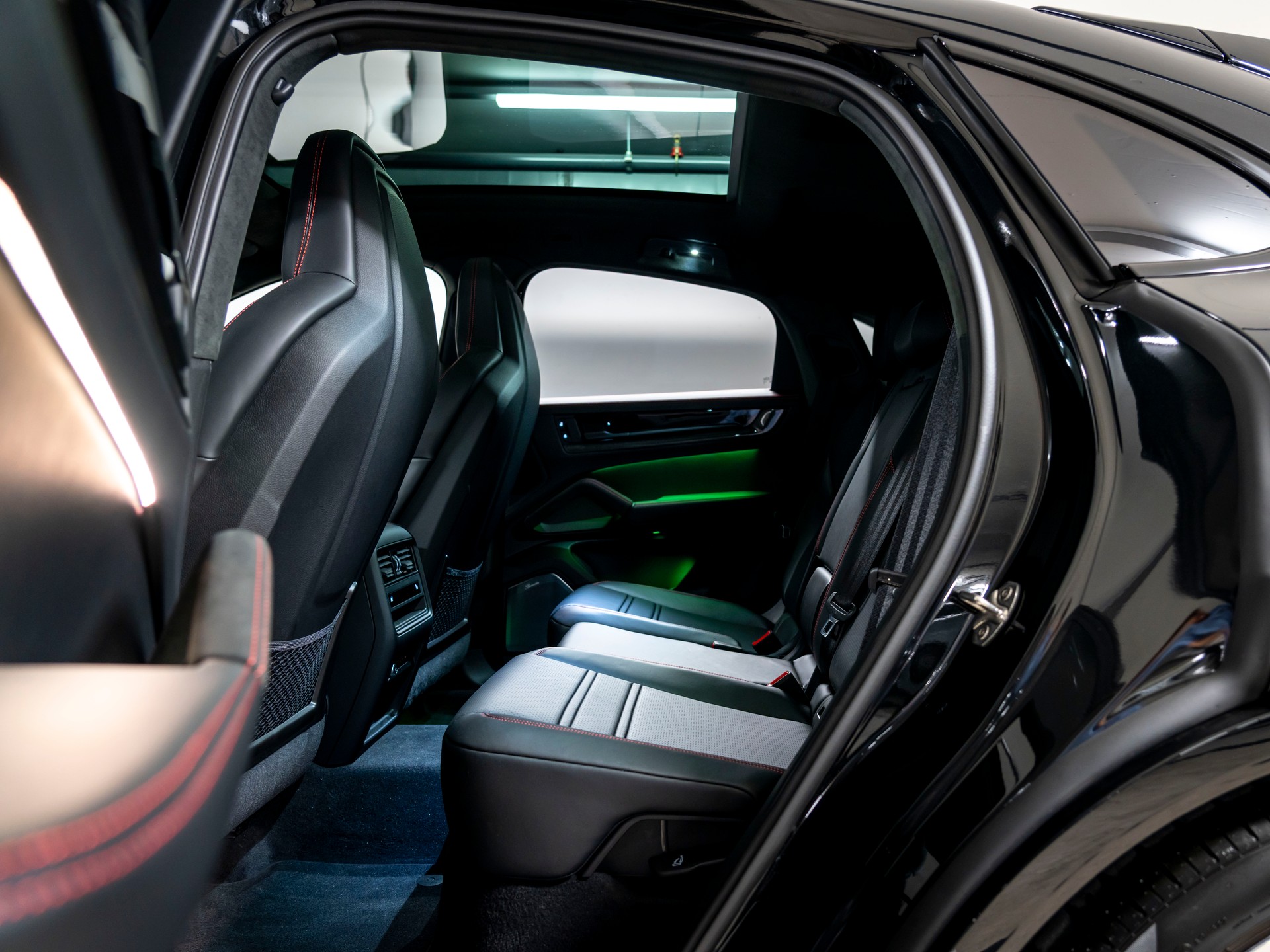 PORSCHE Cayenne Coupé GTS Tiptronic-image-21