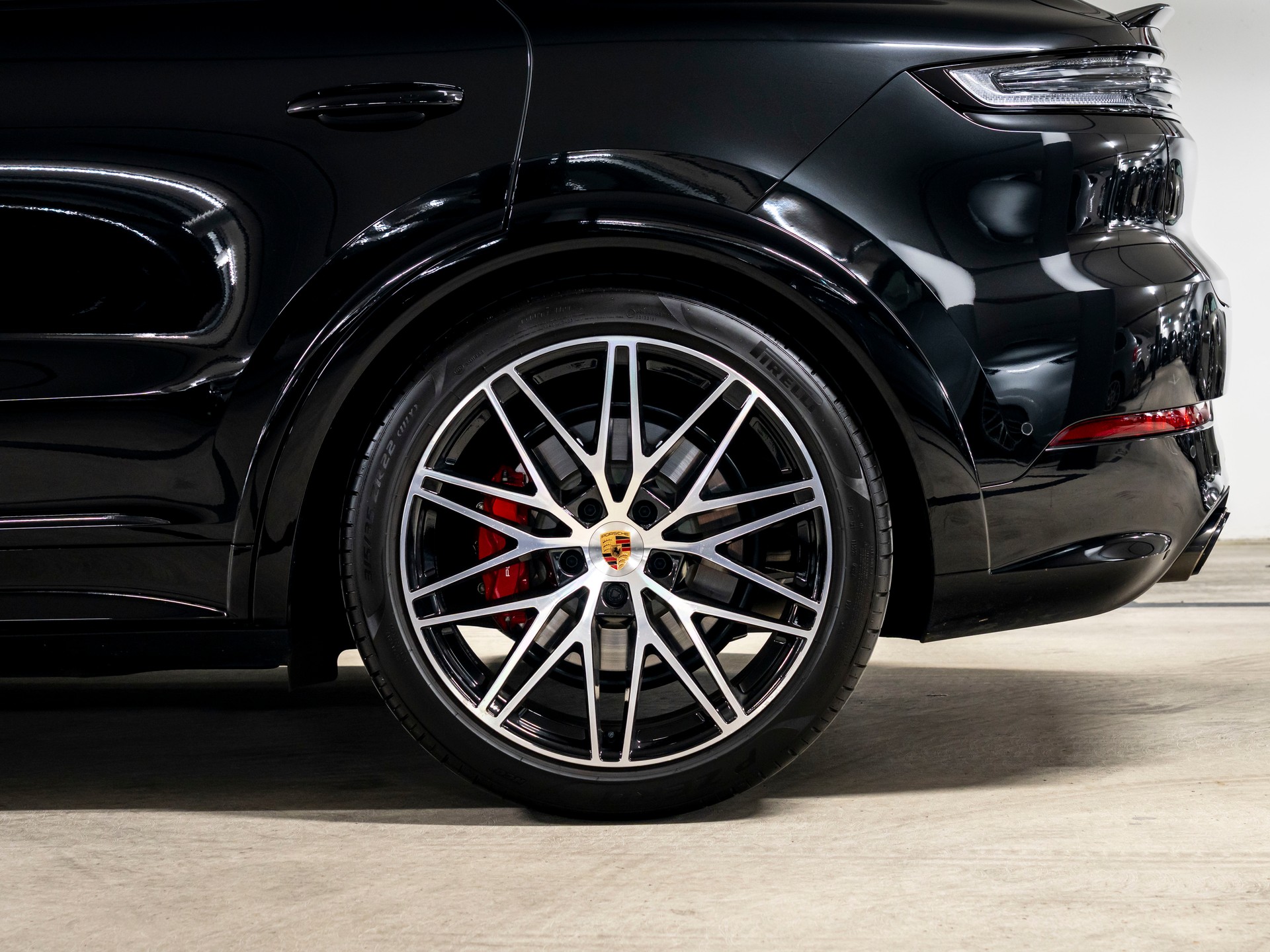 PORSCHE Cayenne Coupé GTS Tiptronic-image-10