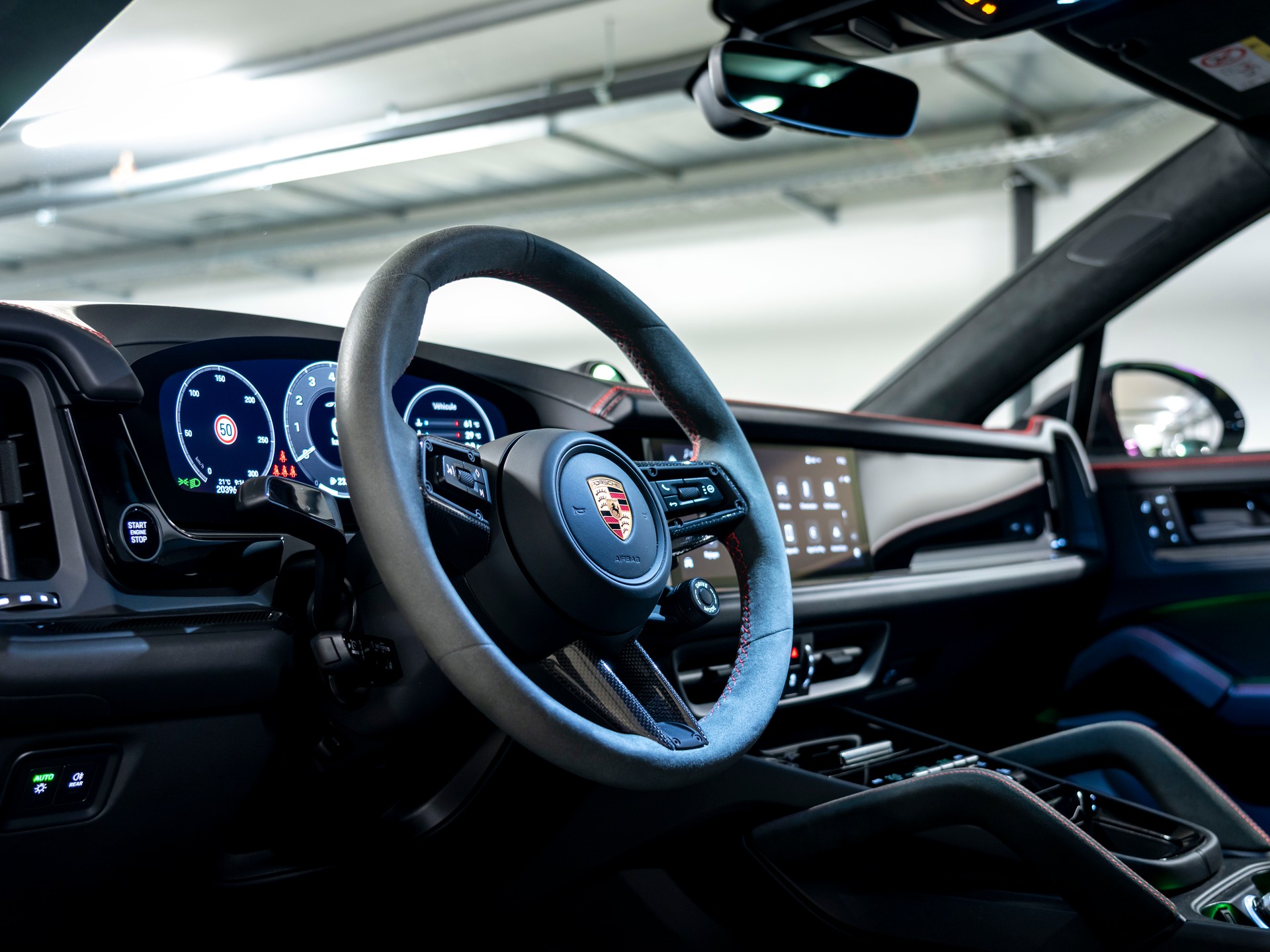 PORSCHE Cayenne Coupé GTS Tiptronic-image-18