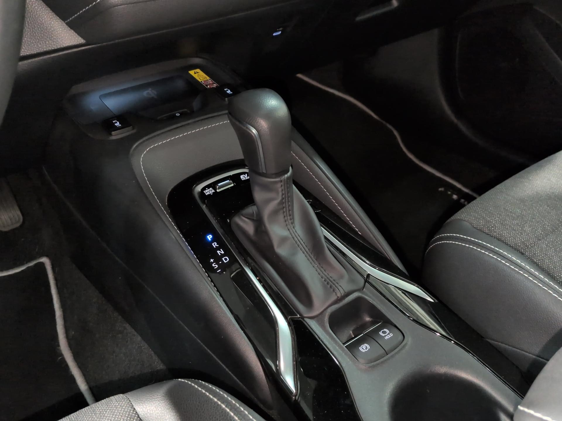TOYOTA Corolla Touring Sports 2.0 HSD Trend e-CVT-image-11