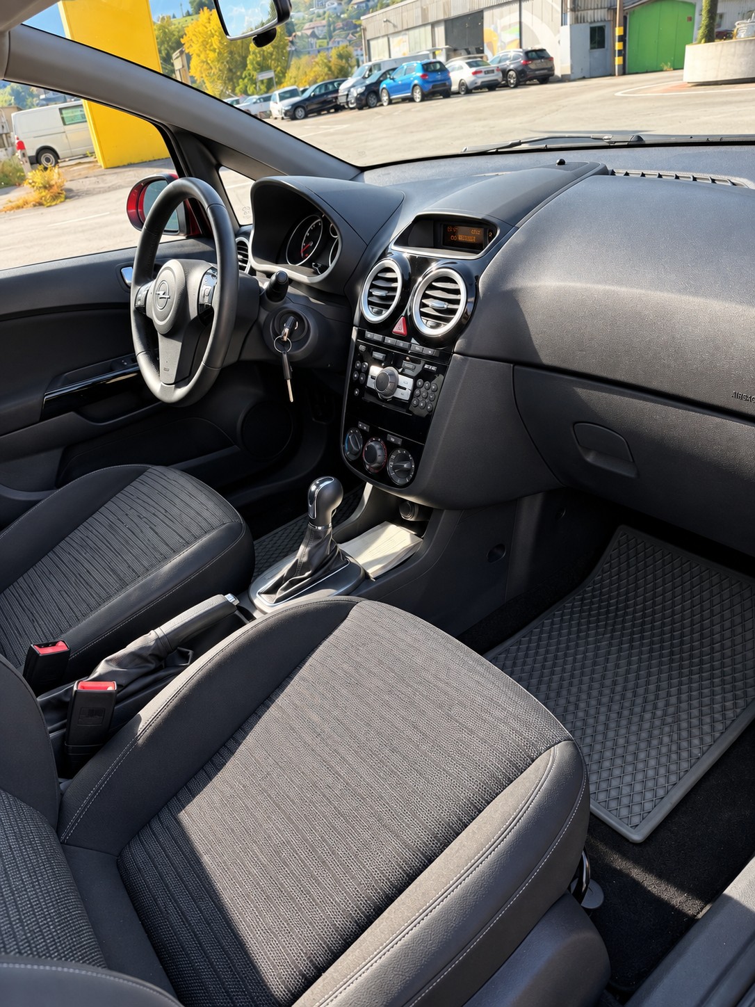 OPEL Corsa 1.4 TP Color Edition Automatic-image-6