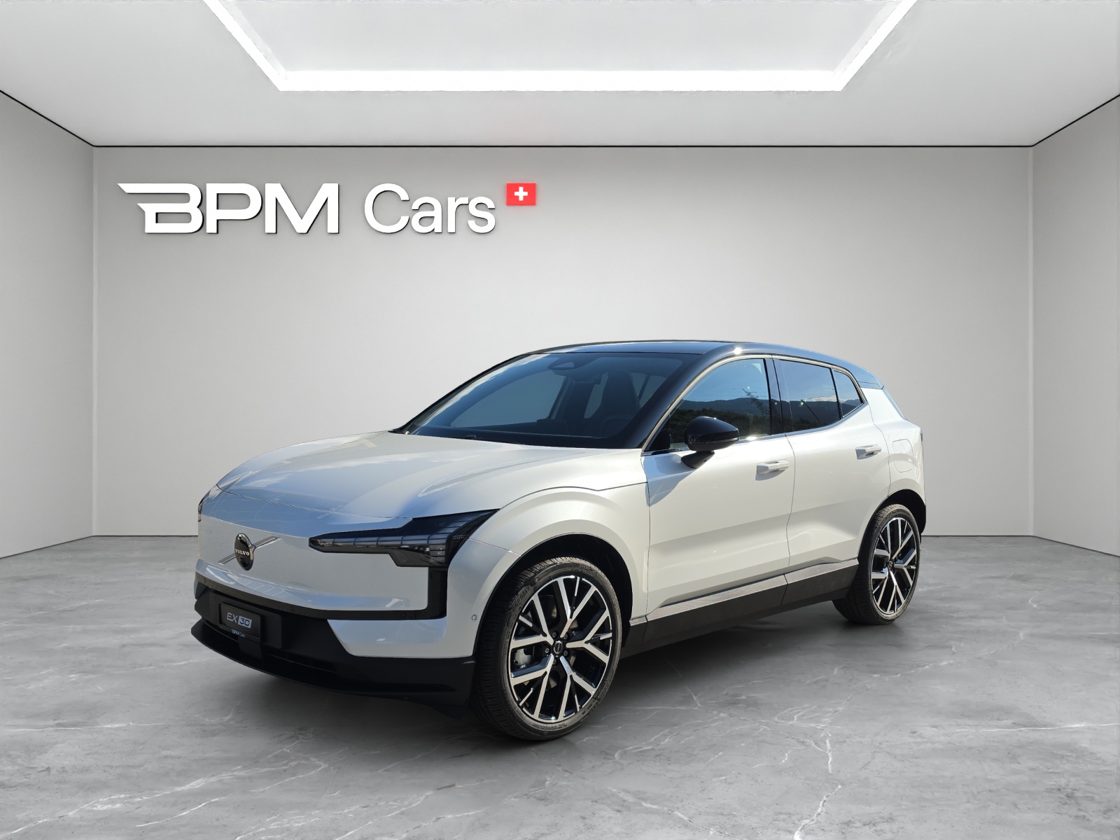 VOLVO EX30 P8 69 kWh AWD Ultra-image-0