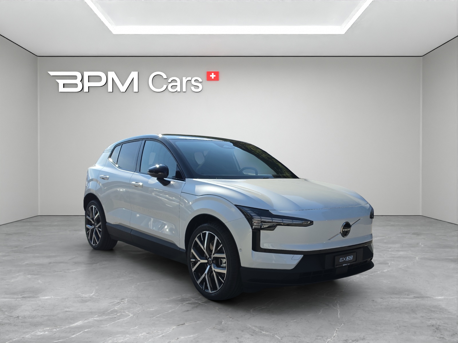 VOLVO EX30 P8 69 kWh AWD Ultra-image-2