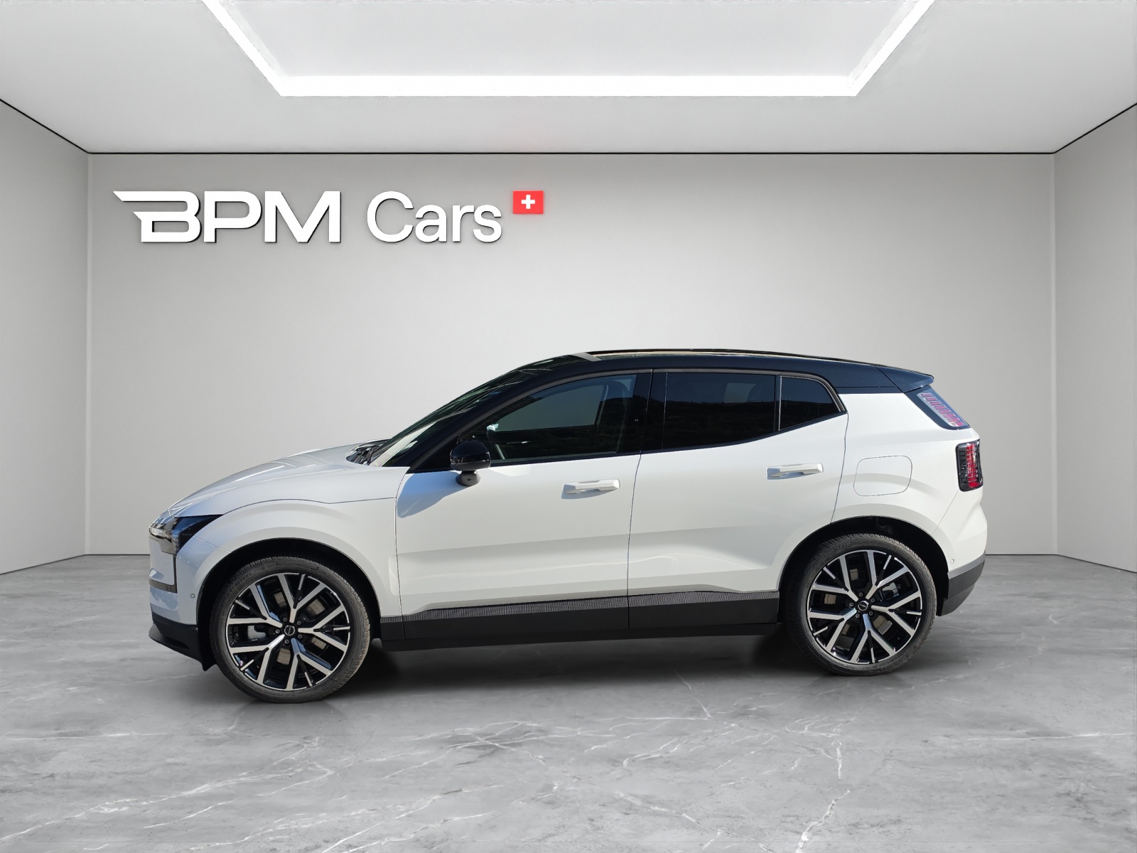 VOLVO EX30 P8 69 kWh AWD Ultra-image-5