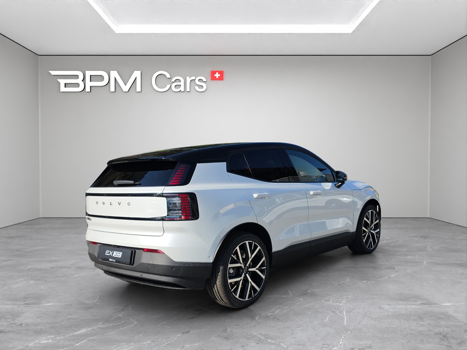 VOLVO EX30 P8 69 kWh AWD Ultra-image-1