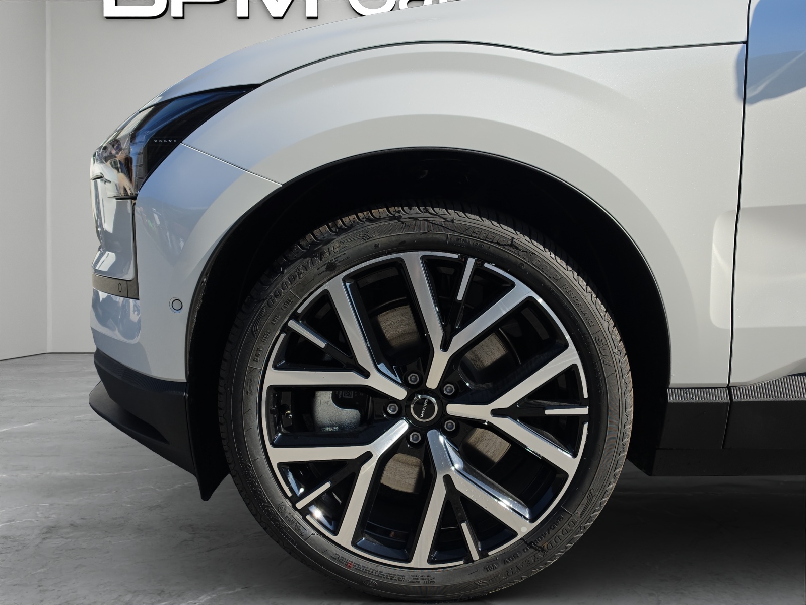 VOLVO EX30 P8 69 kWh AWD Ultra-image-7