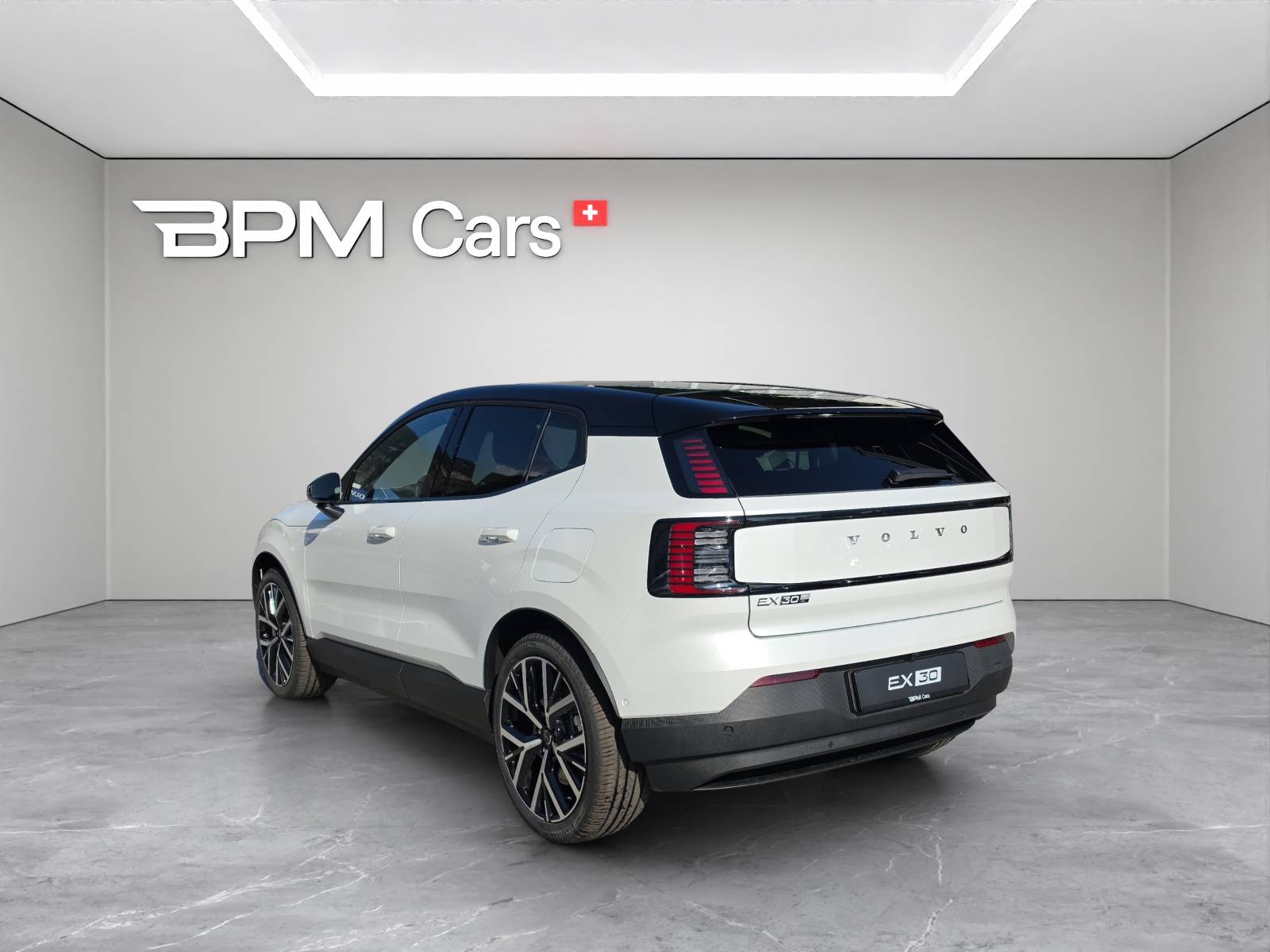 VOLVO EX30 P8 69 kWh AWD Ultra-image-3
