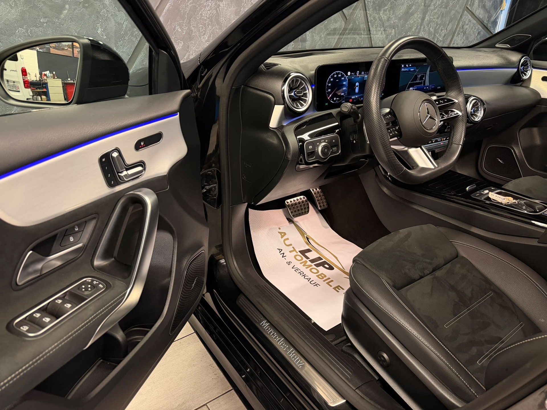 MERCEDES-BENZ A 250 4Matic 8G-DCT-image-9