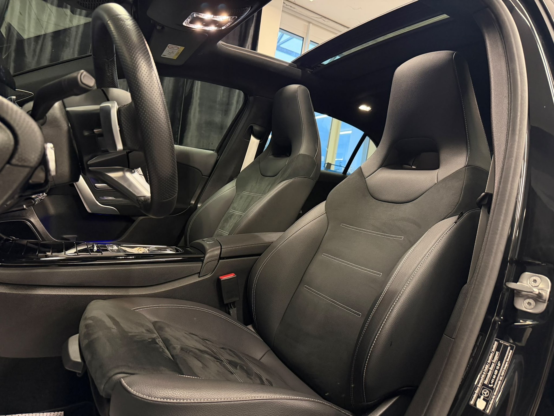 MERCEDES-BENZ A 250 4Matic 8G-DCT-image-13