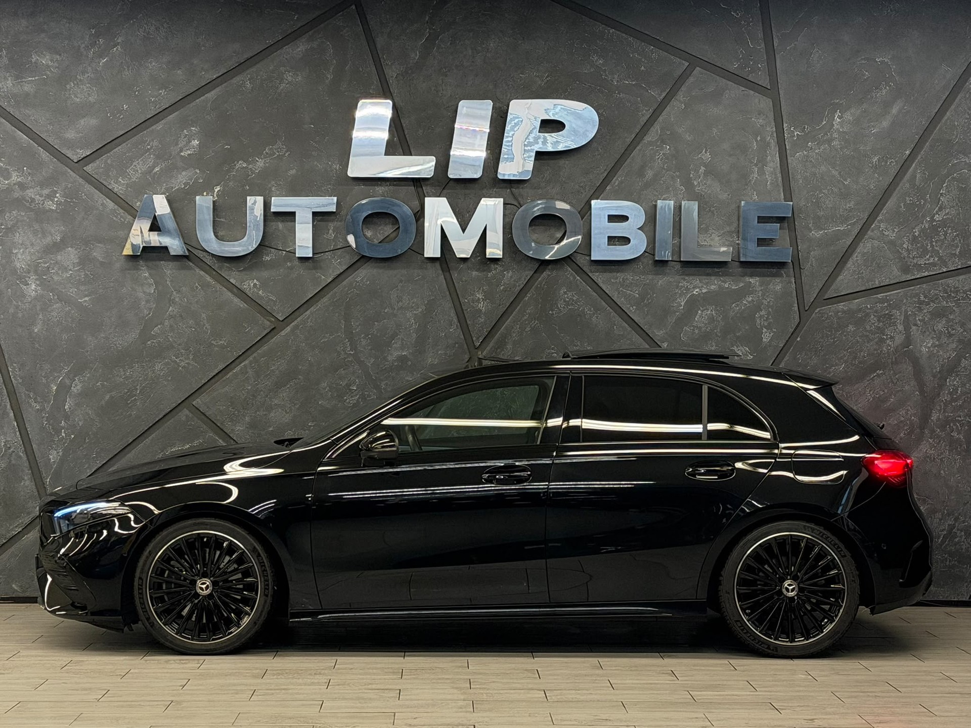 MERCEDES-BENZ A 250 4Matic 8G-DCT-image-4