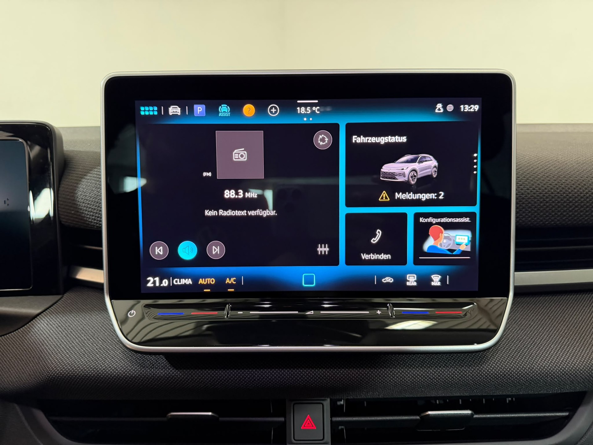 VW T-Roc 1.5 eTSI mHEV Trend DSG-image-11