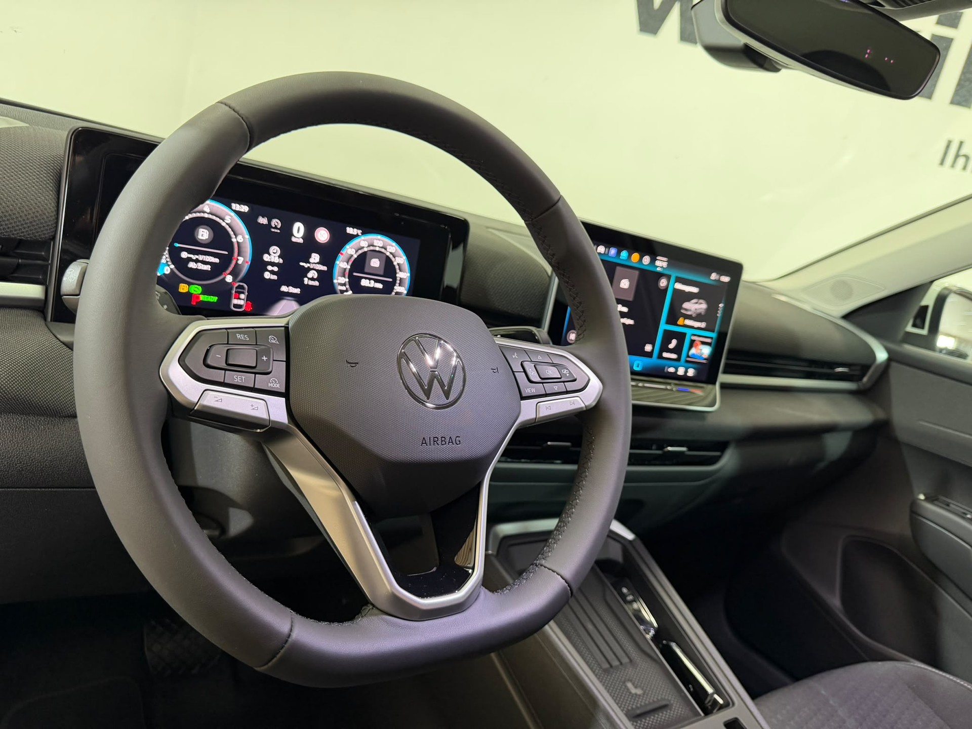 VW T-Roc 1.5 eTSI mHEV Trend DSG-image-5